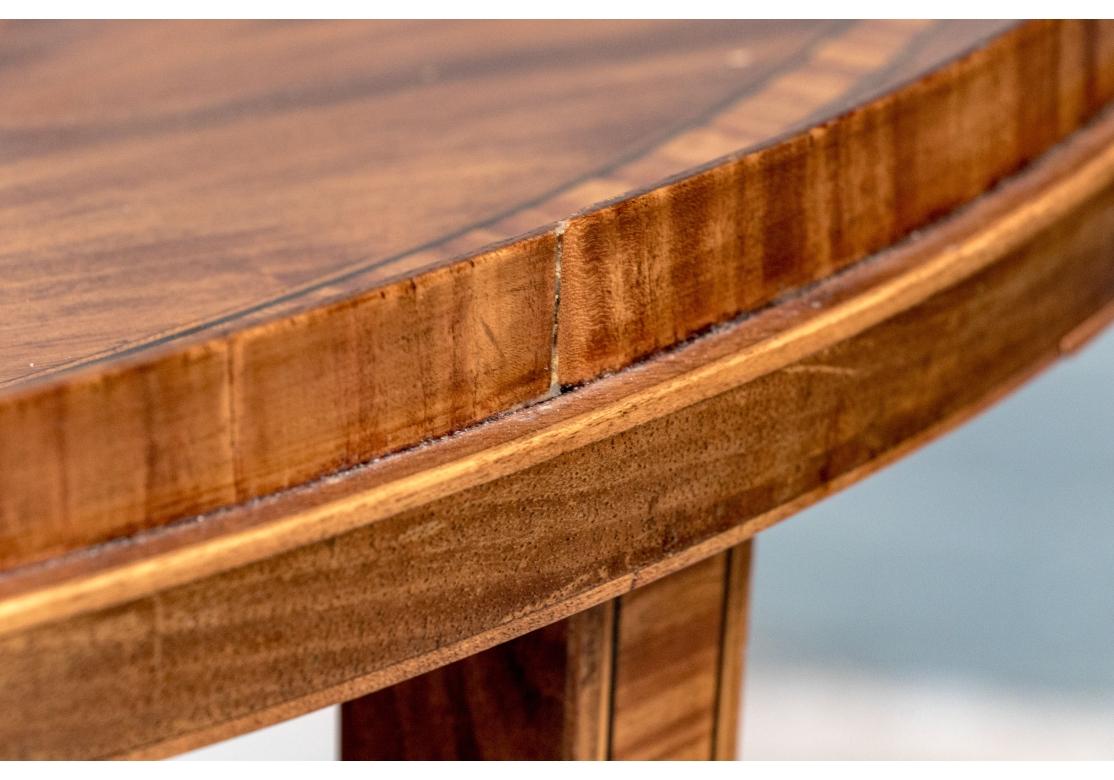 XIXe siècle Ancienne table à thé ovale à deux plateaux en marqueterie anglaise C.1890 à restaurer en vente