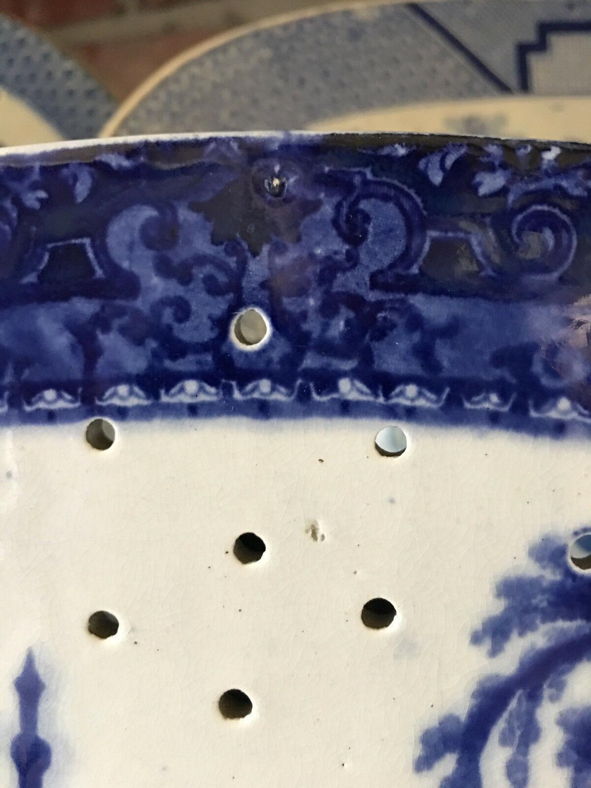 Antique English Meat Platter Drainer Flow Blue Victorian Transferware China In Good Condition In Shreveport, LA