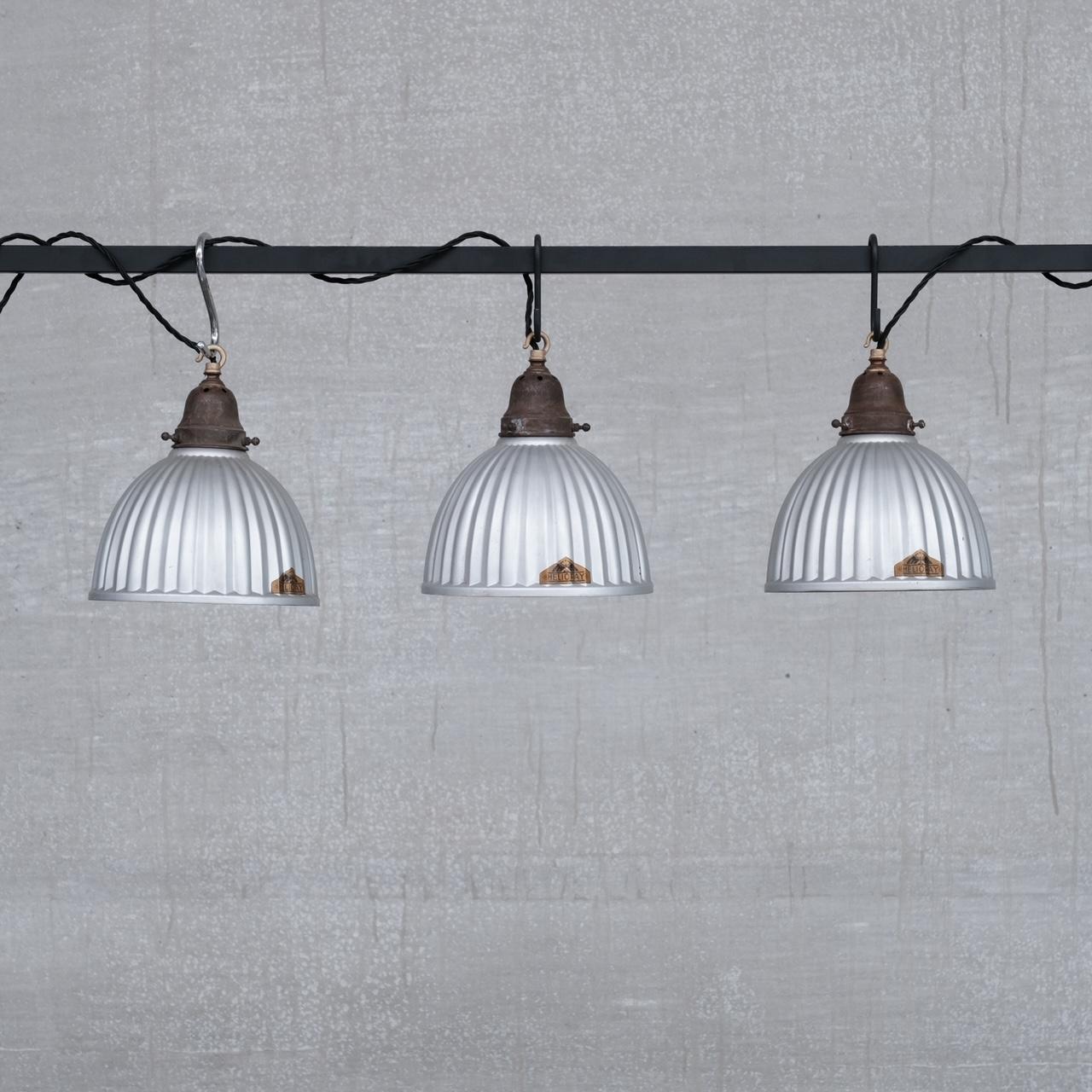Lampes à suspension anglaises anciennes en verre mercuré 'Helioray' en vente 1