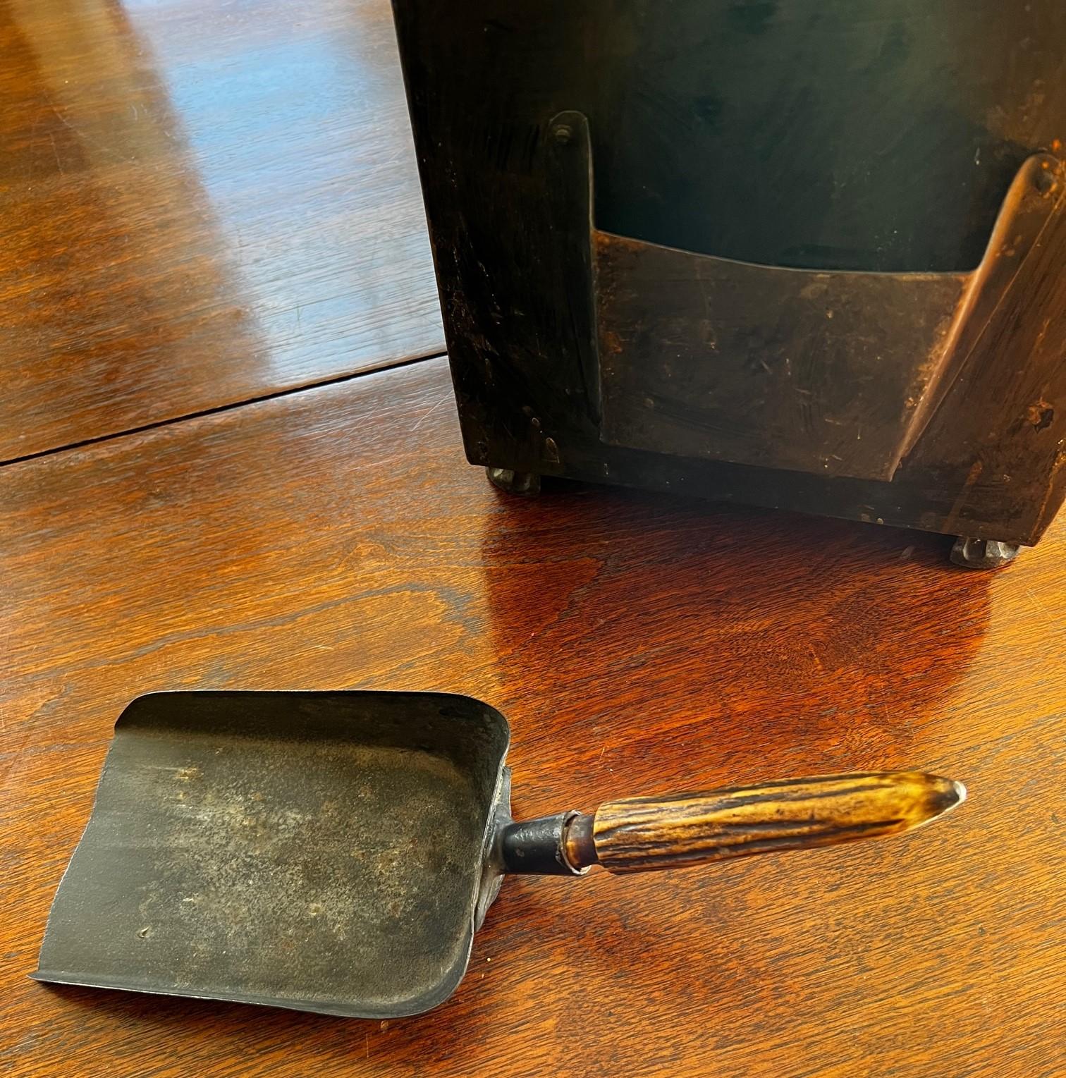 Antique English Metal and Brass Coal Scuttle with Bone Handle Shovel For Sale 2