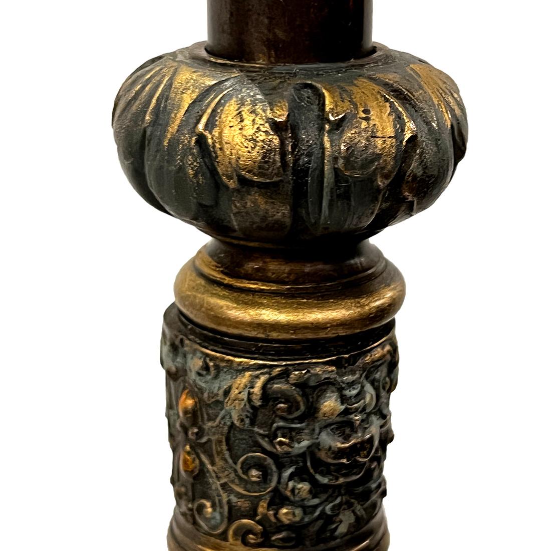Lampe anglaise en métal ancien Bon état - En vente à New York, NY