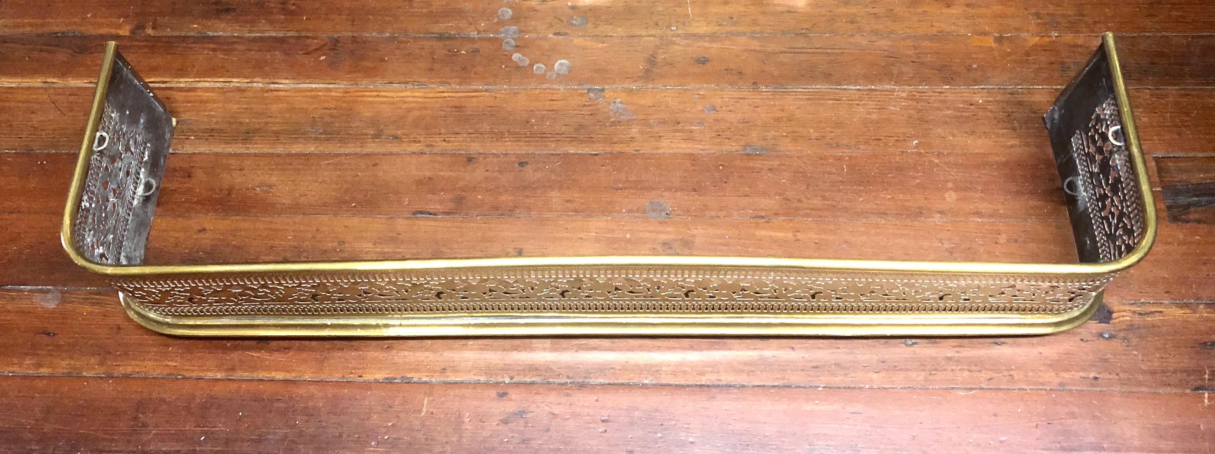 Antique English Mid-19th Century Pierced Solid Brass Fireplace Fender In Good Condition In Charleston, SC