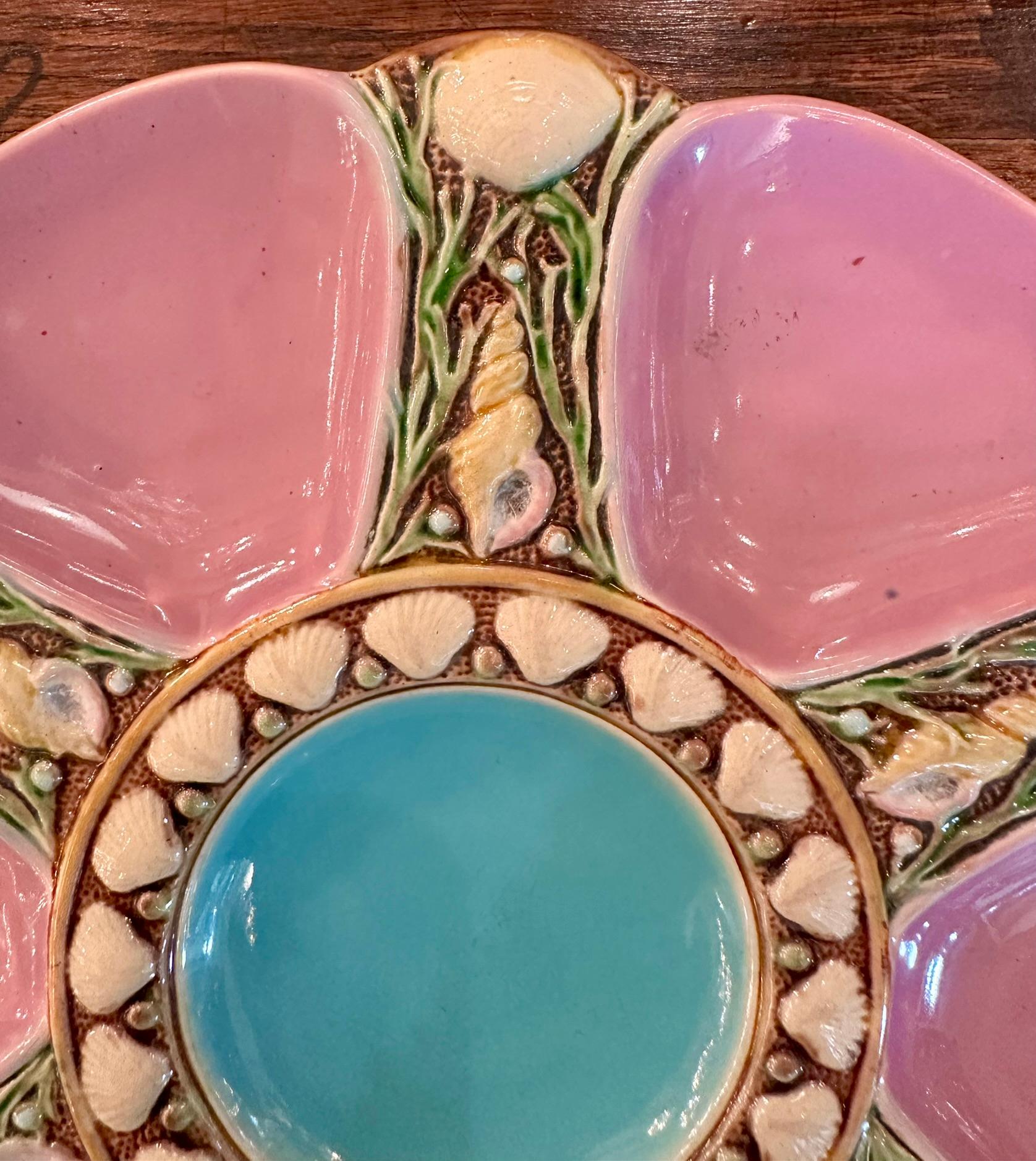 Inglese Antico piatto da ostrica in maiolica inglese Minton rosa e blu CIRCA 1865 in vendita