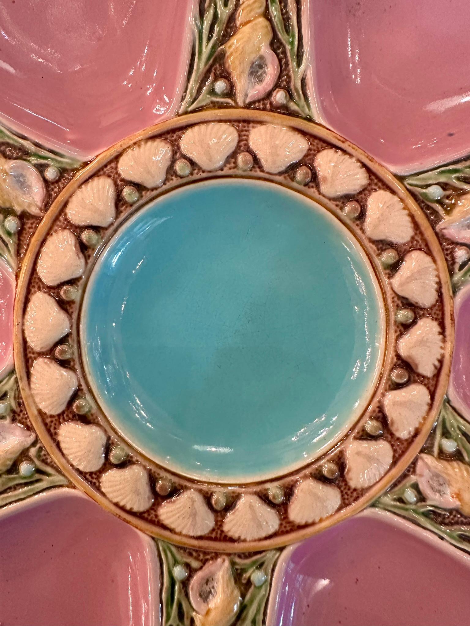 Antico piatto da ostrica in maiolica inglese Minton rosa e blu CIRCA 1865 In condizioni buone in vendita a New Orleans, LA