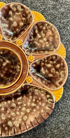 Antique English Minton Majolica Porcelain Large Cracker Well Design Oyster Plate