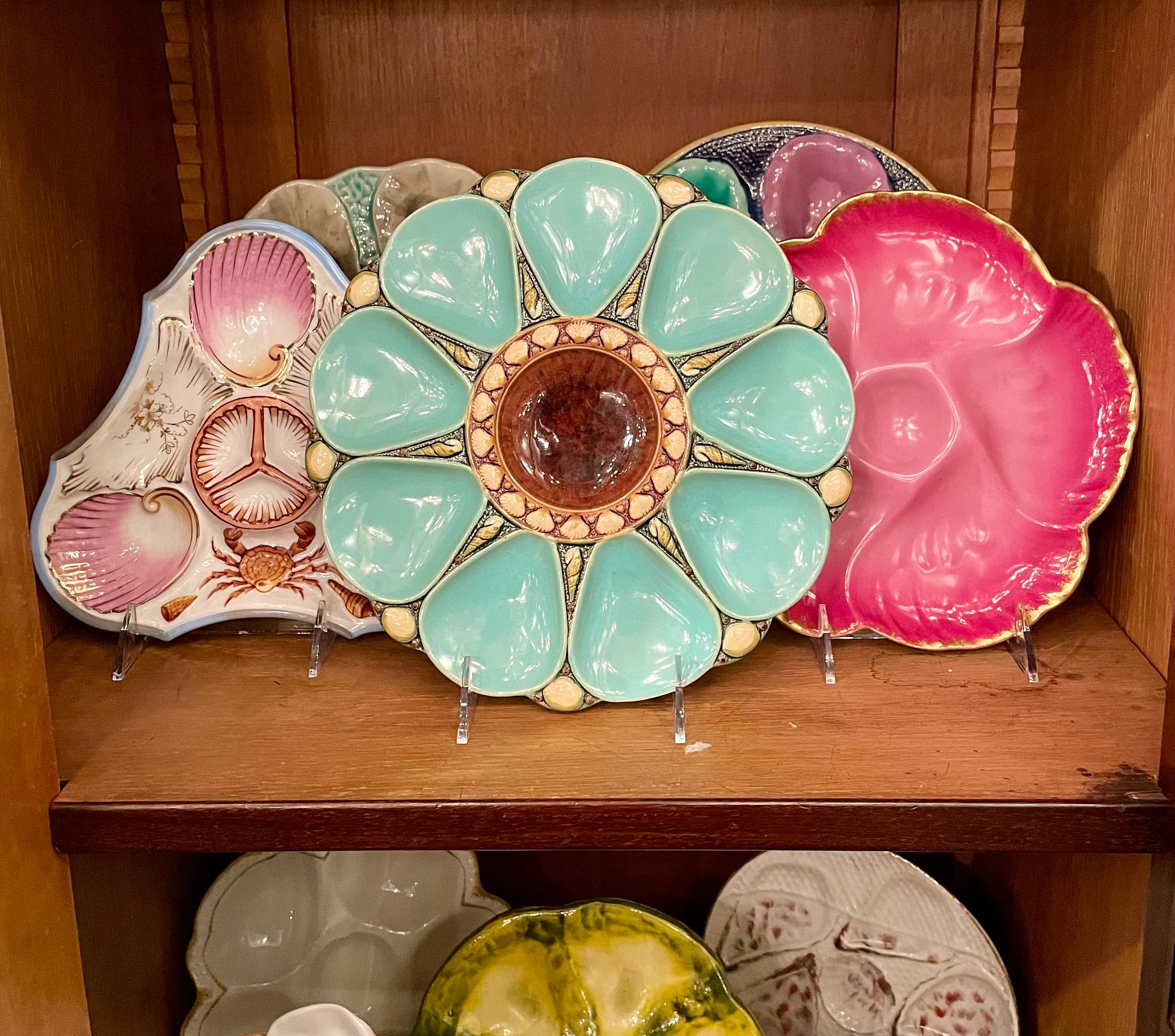 XIXe siècle Ancienne assiette à huîtres Mintons en majolique verte écume de mer, vers 1865