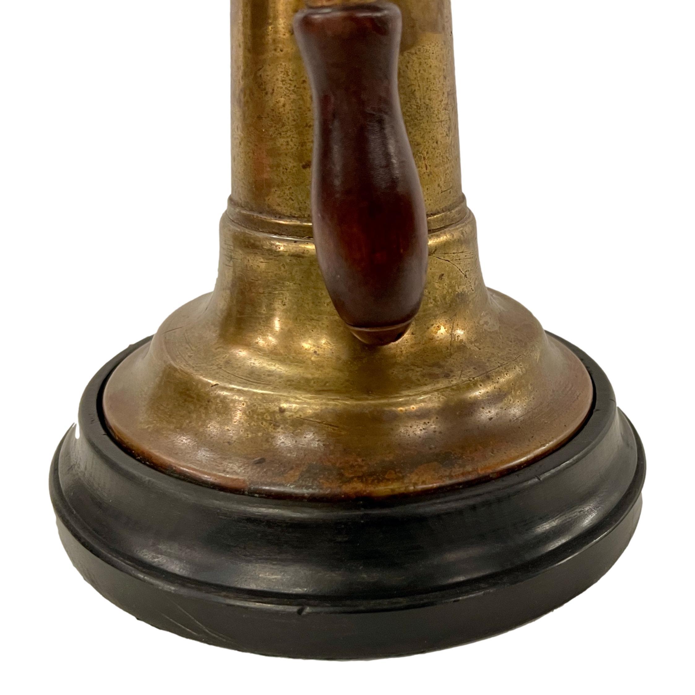 Début du 20ème siècle Lampe marine anglaise d'antiquités en vente
