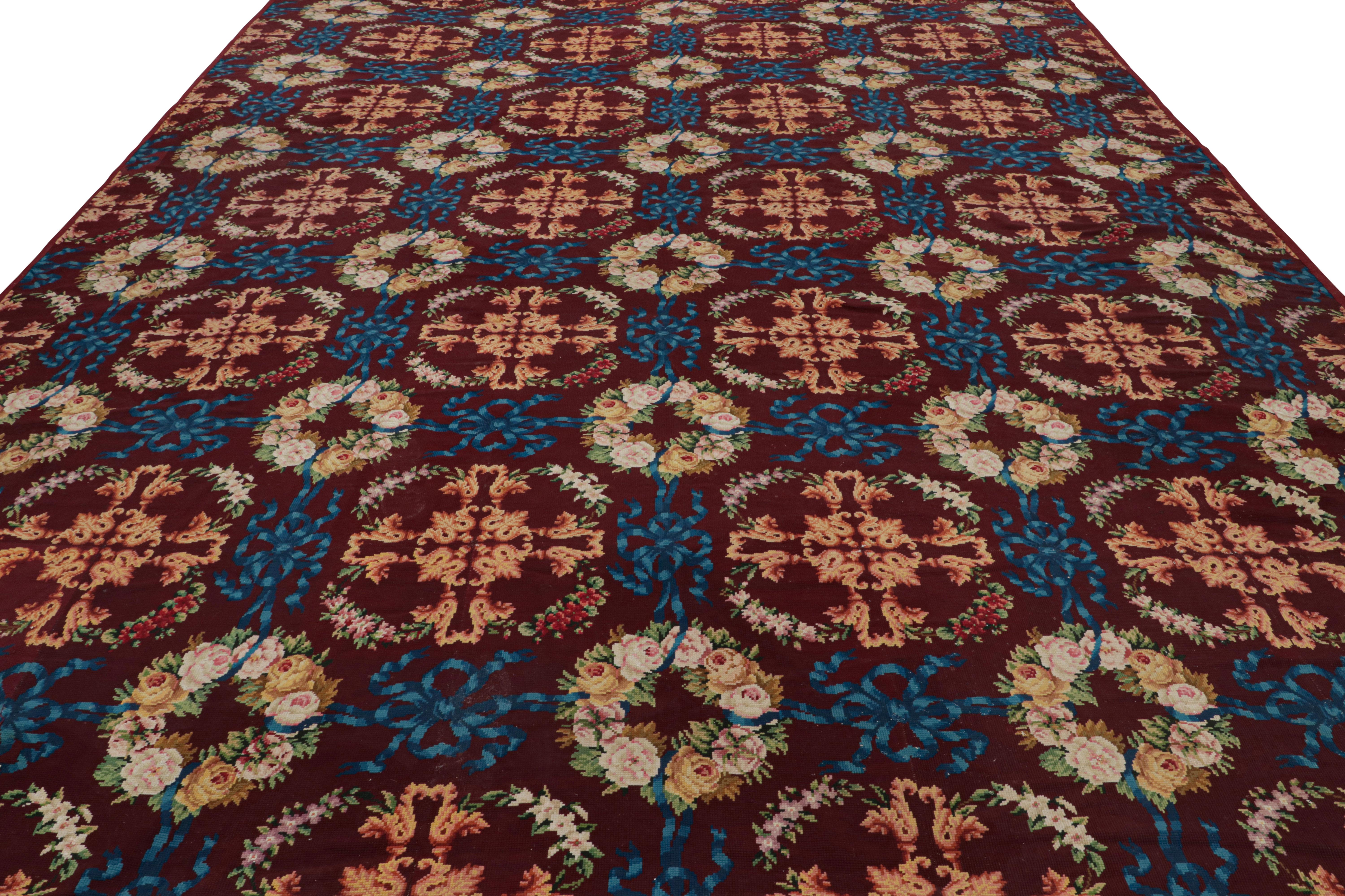 Antiker englischer Nadelspitze-Teppich in Burgunderrot mit botanischen Botanicals (Englisch) im Angebot