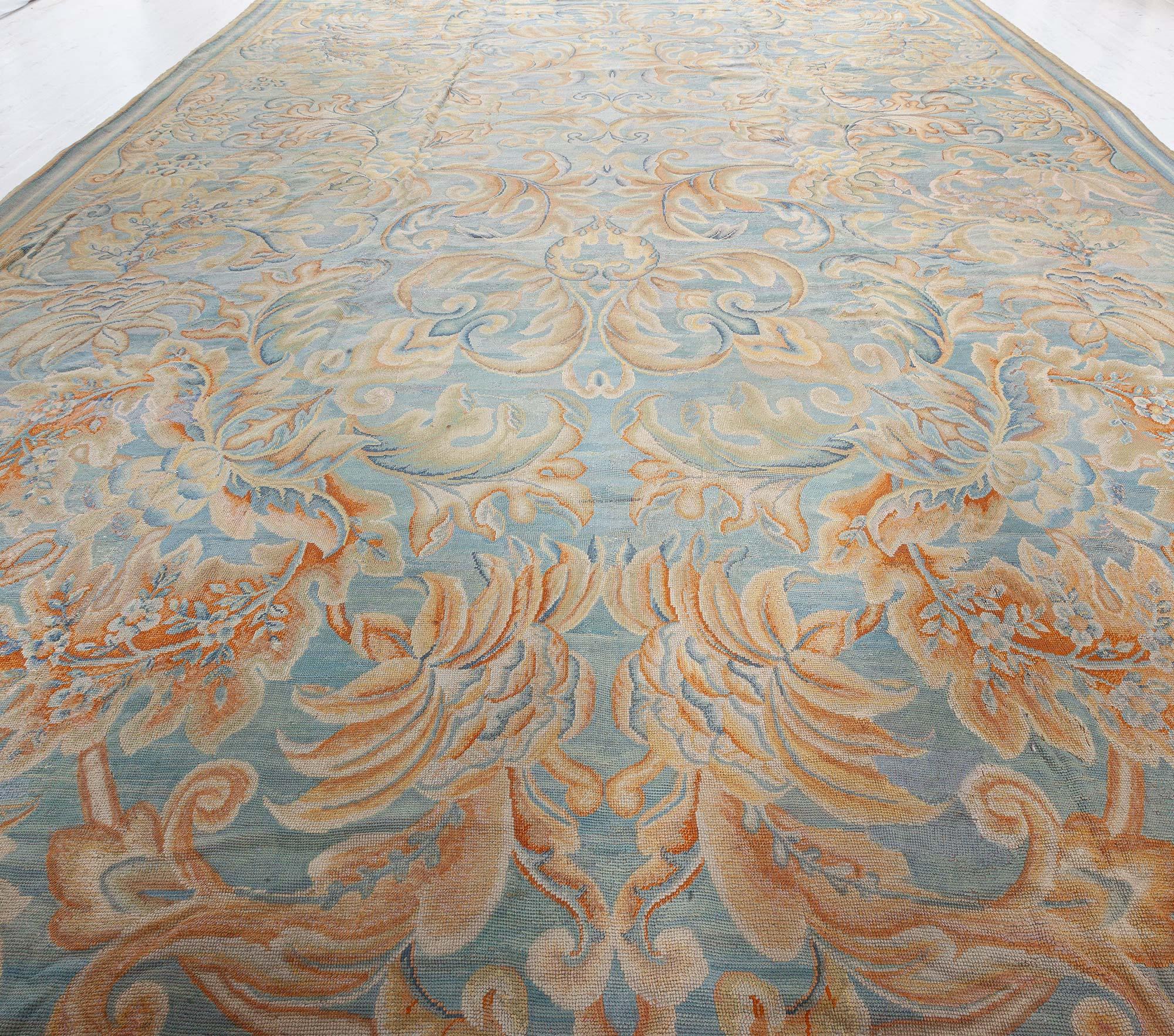 Alfombra de aguja inglesa antigua Doris Leslie Blau Inglés en venta