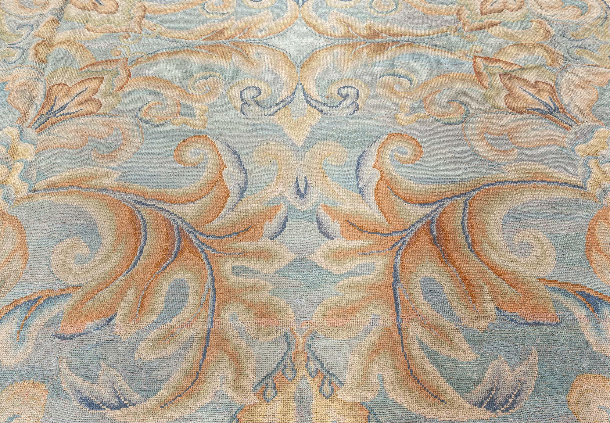 Alfombra de aguja inglesa antigua Doris Leslie Blau siglo XIX en venta