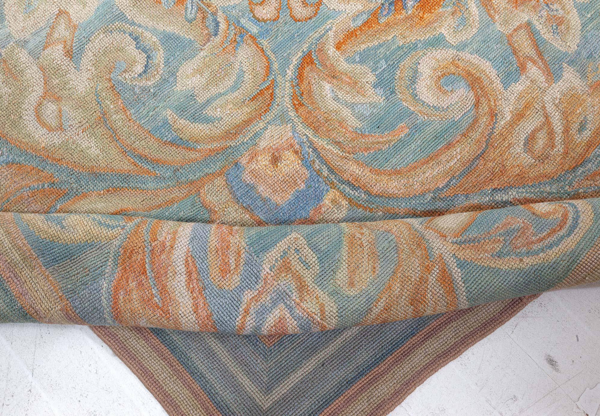 Alfombra de aguja inglesa antigua Doris Leslie Blau en venta 2