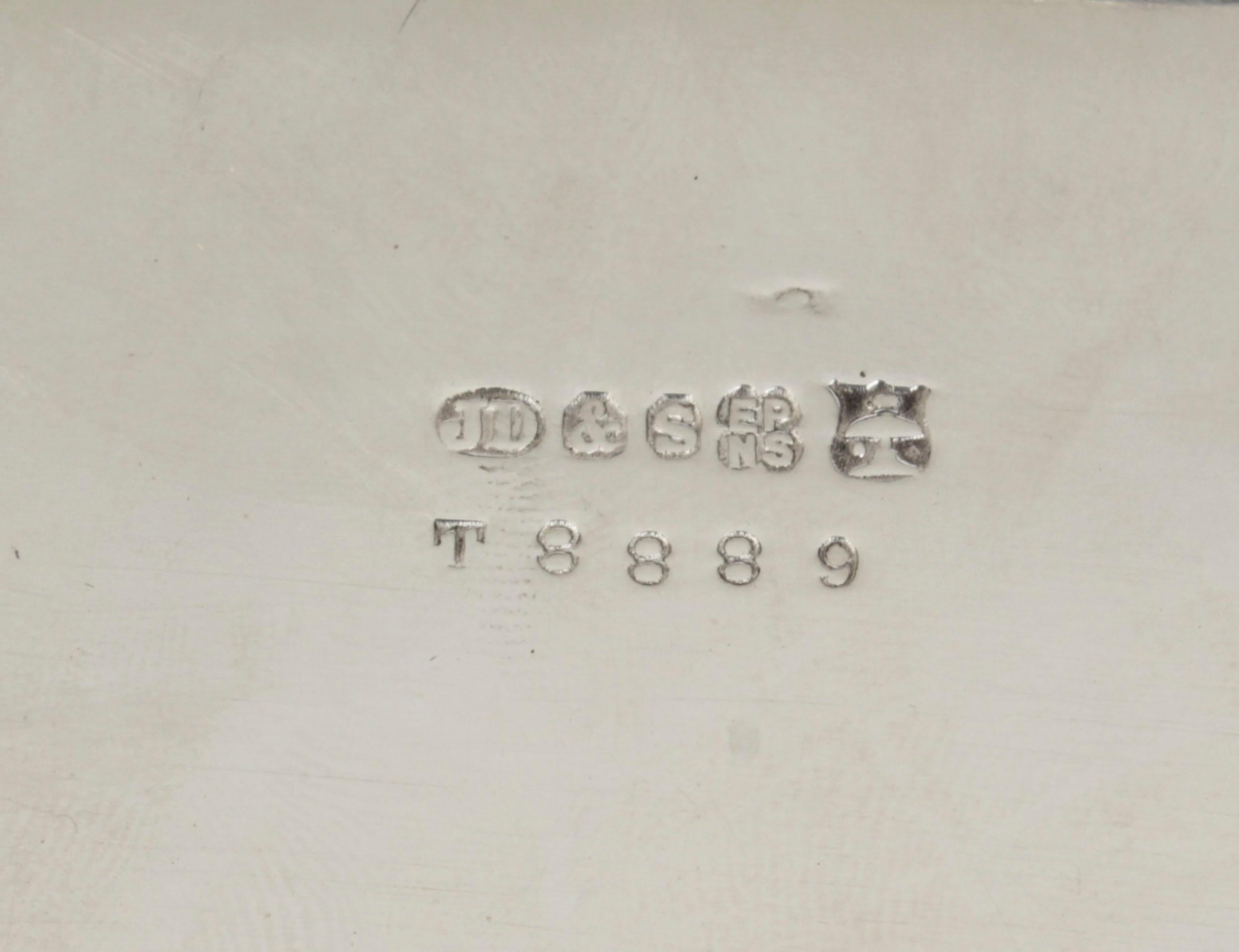 Antikes englisches neoklassizistisches versilbertes Tablett James Deakin aus dem 19. Jahrhundert im Zustand „Gut“ im Angebot in London, GB