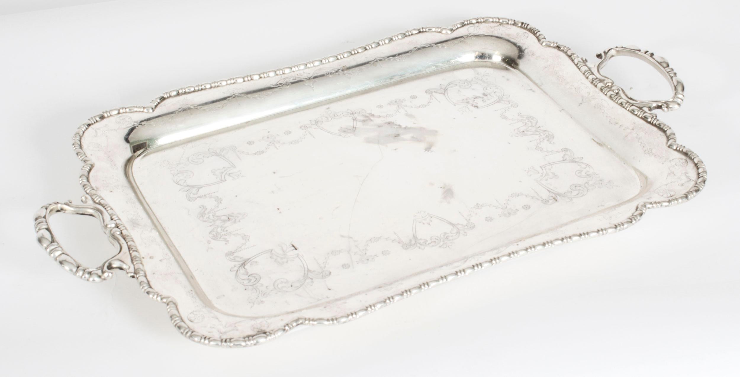 Antikes englisches neoklassizistisches versilbertes Tablett James Deakin aus dem 19. Jahrhundert (Versilberung) im Angebot