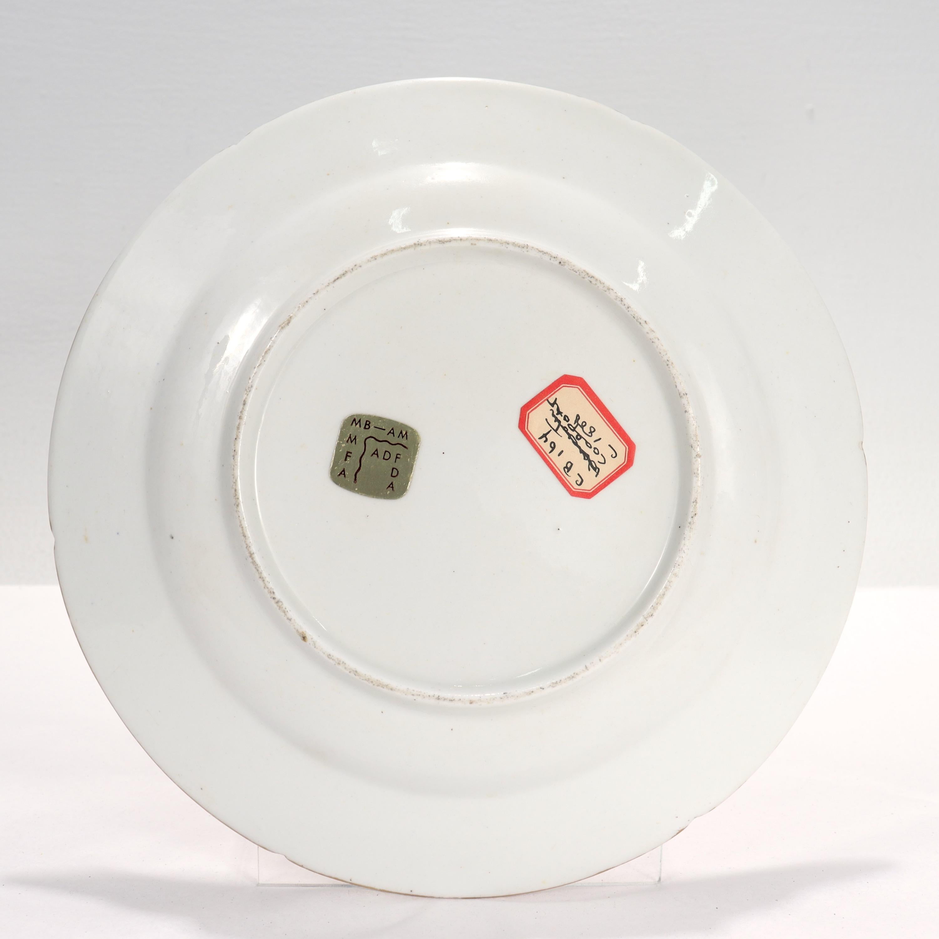 Antiguo plato neoclásico inglés de porcelana atribuido a Coalport Inglés en venta