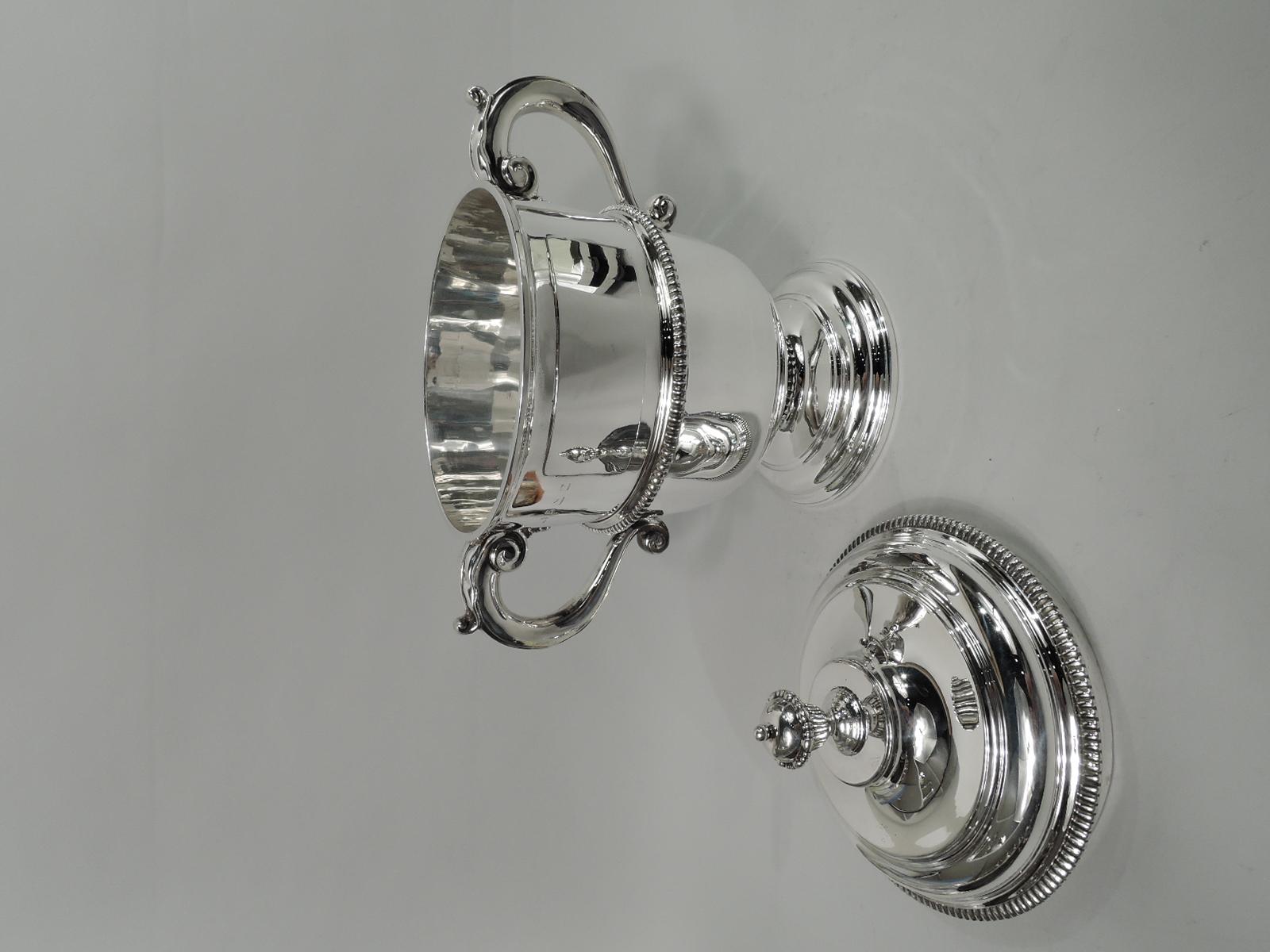 Antique English Neoclassical Sterling Silver Trophy Cup In Good Condition In New York, NY