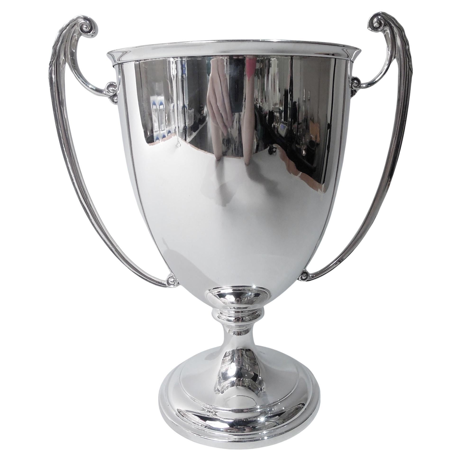 Ancienne coupe trophée en argent sterling pour urne néoclassique anglaise, 1921 en vente