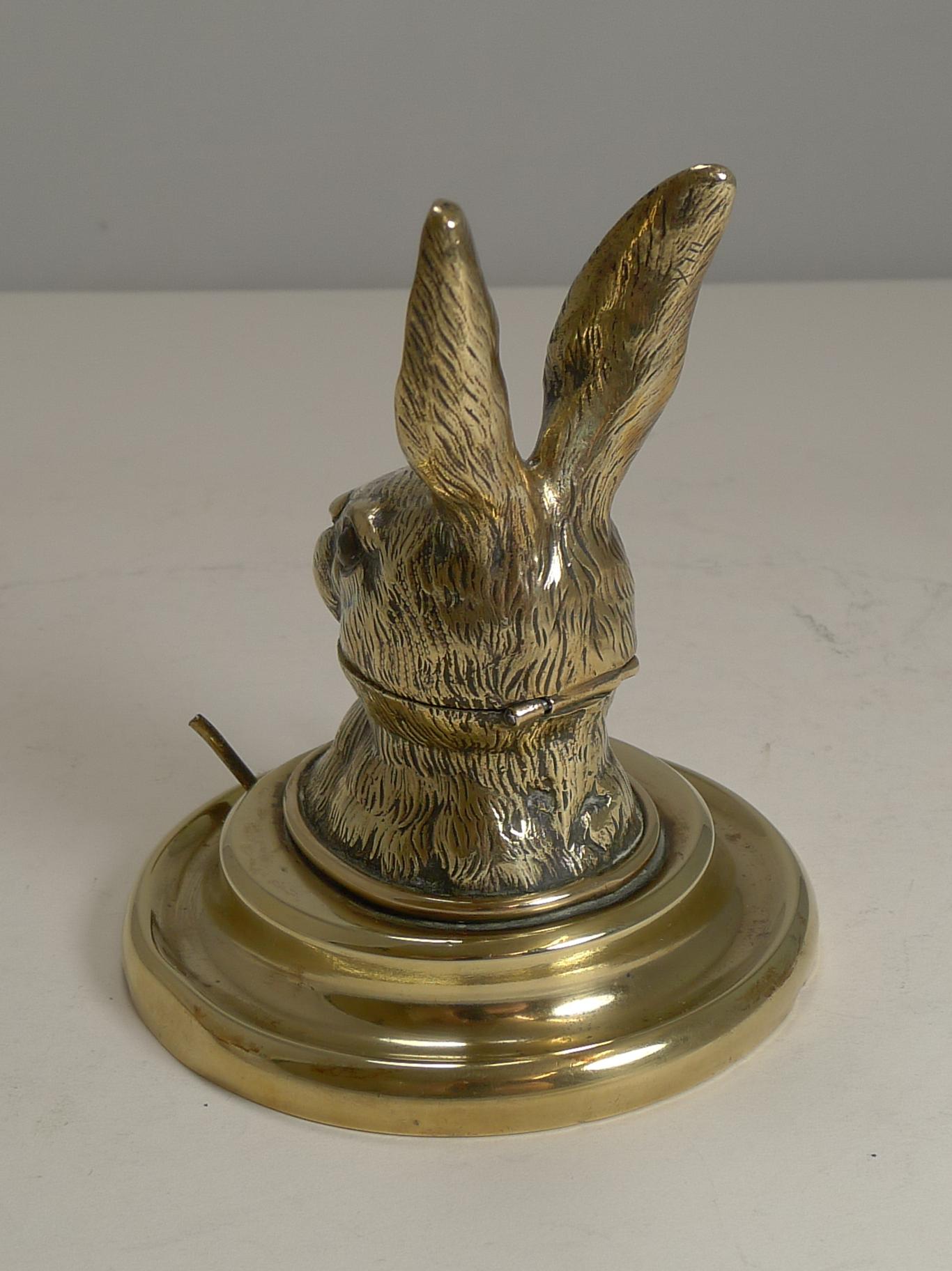 Victorien tardif Encrier en laiton ancien fantaisie / figuratif anglais - Hare c.1880 en vente