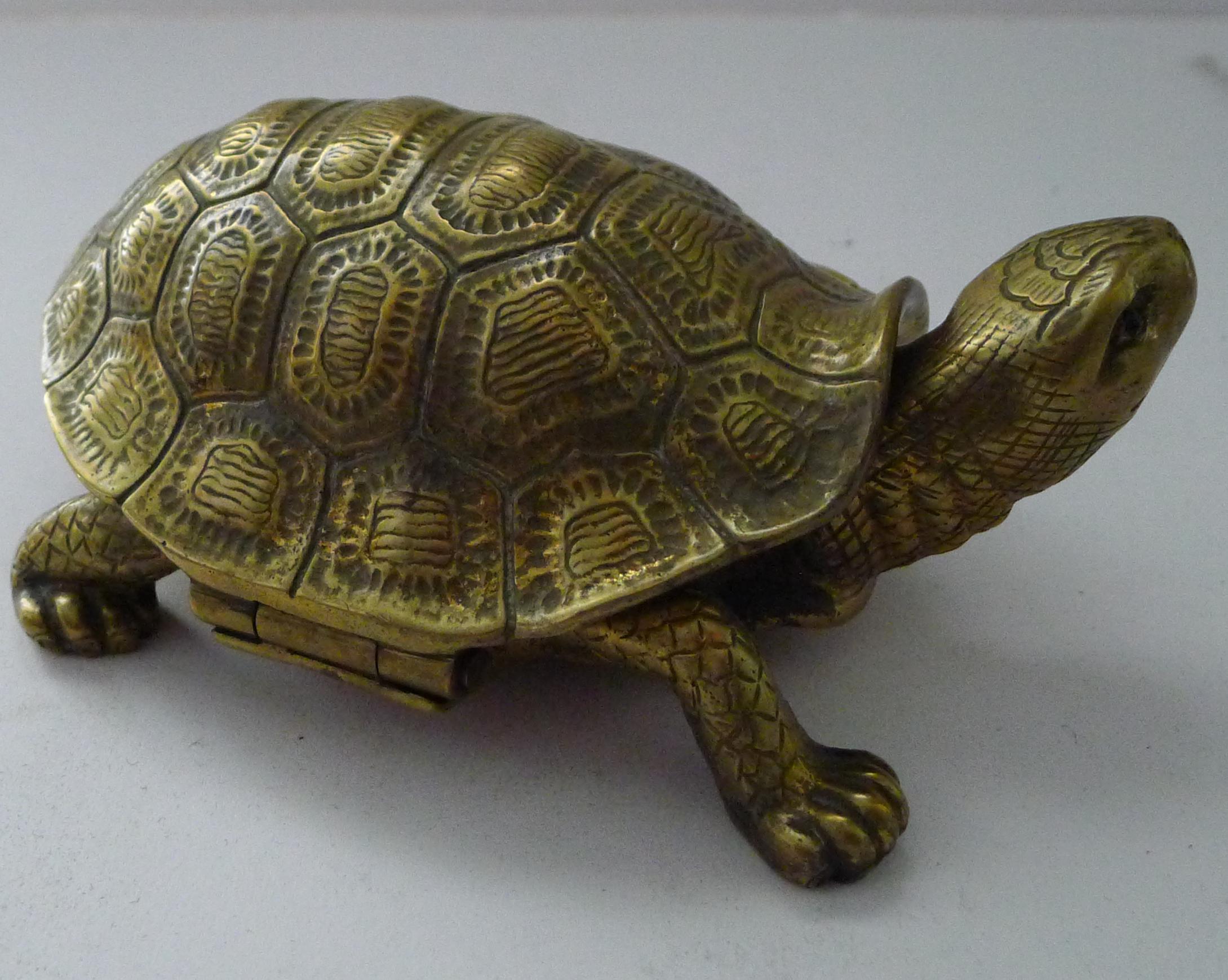 Antique English Novelty Inkwell - Brass Tortoise / Turtle c.1890 In Good Condition For Sale In Bath, GB