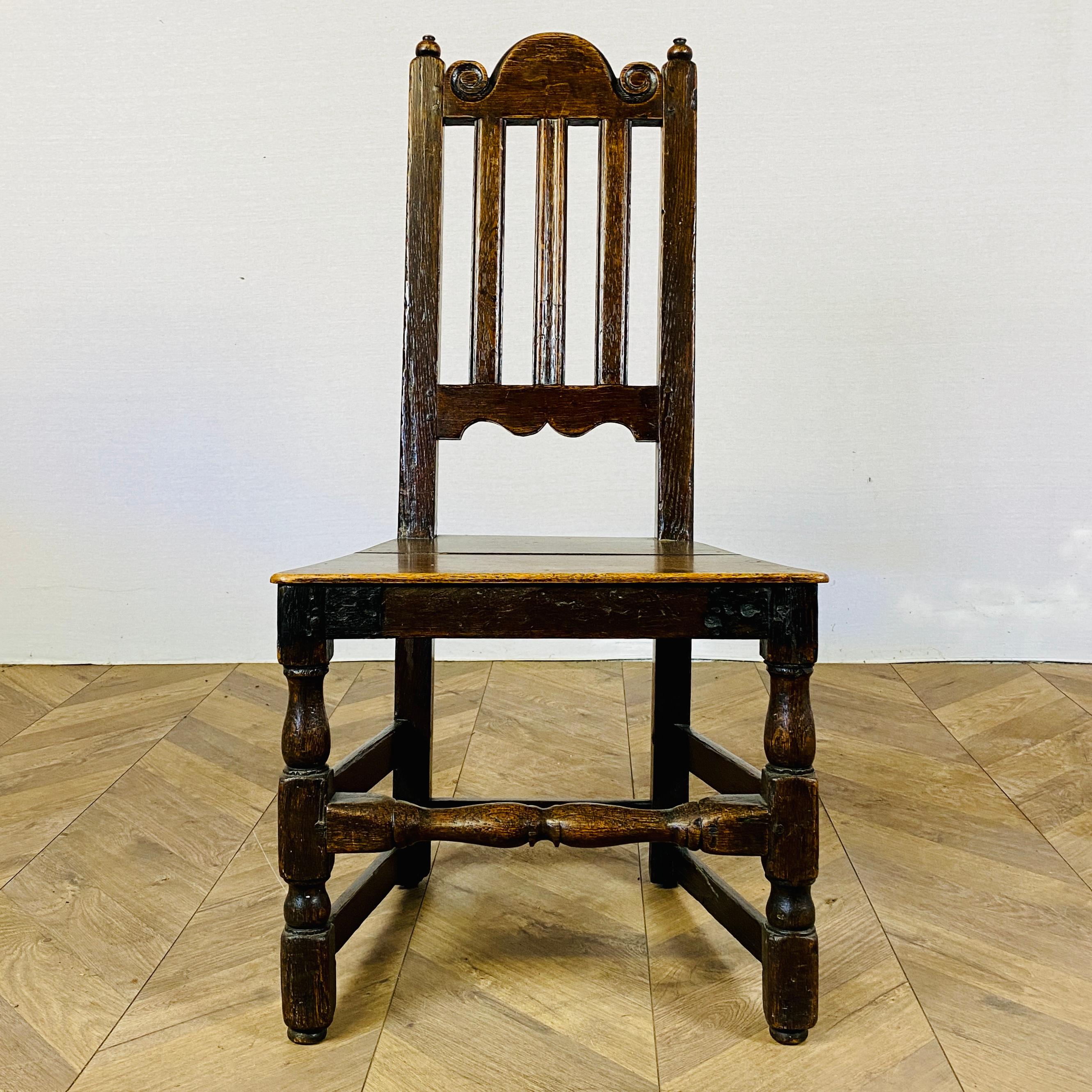 Antique English Oak 17th Century Hall Chair In Good Condition For Sale In Ely, GB