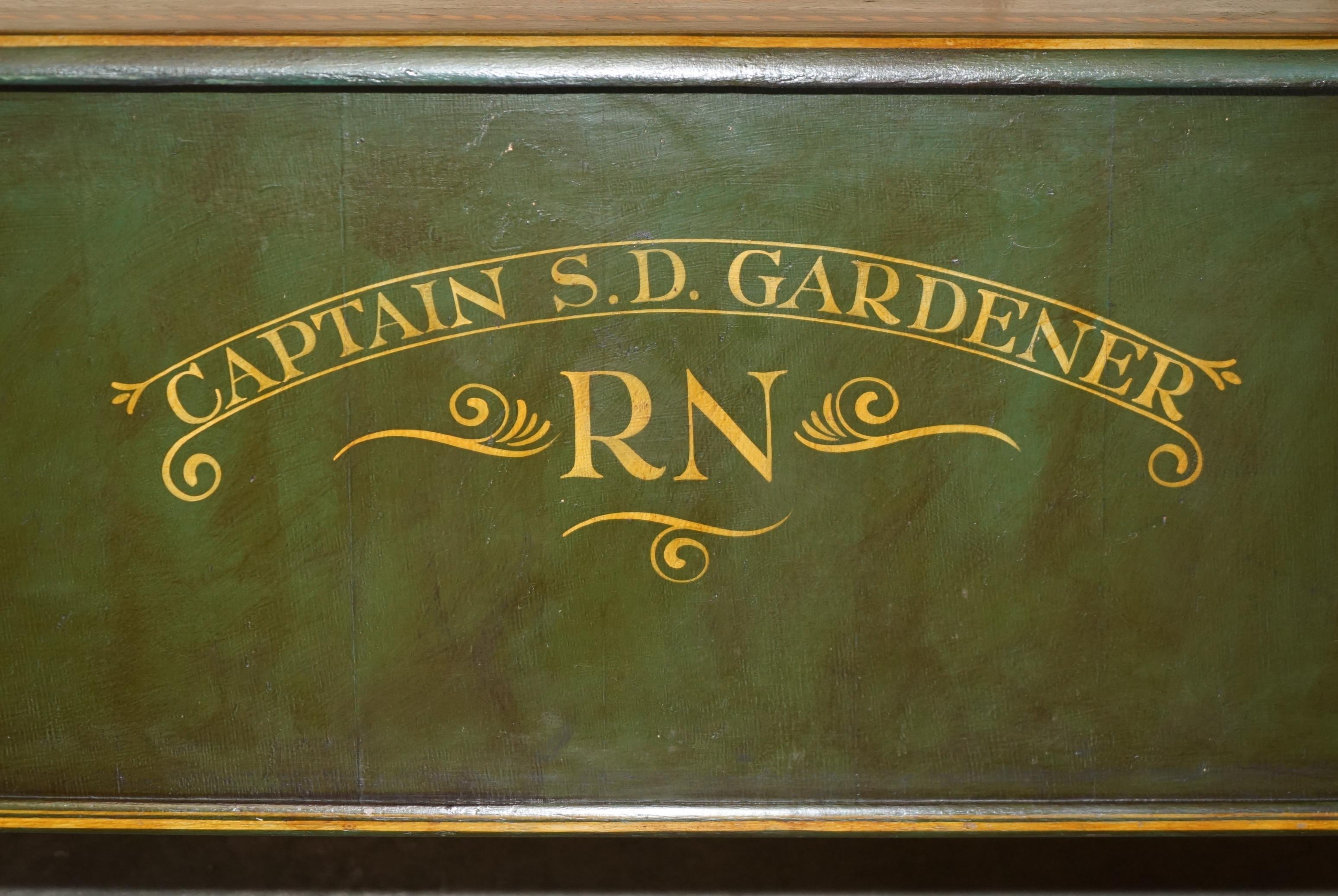 ANTIQUE ENGLISH OAK 1865 DATED NAVAL DESK OF CAPTAIN S.D GARDENER H.M.S SOLOMA in vendita 7