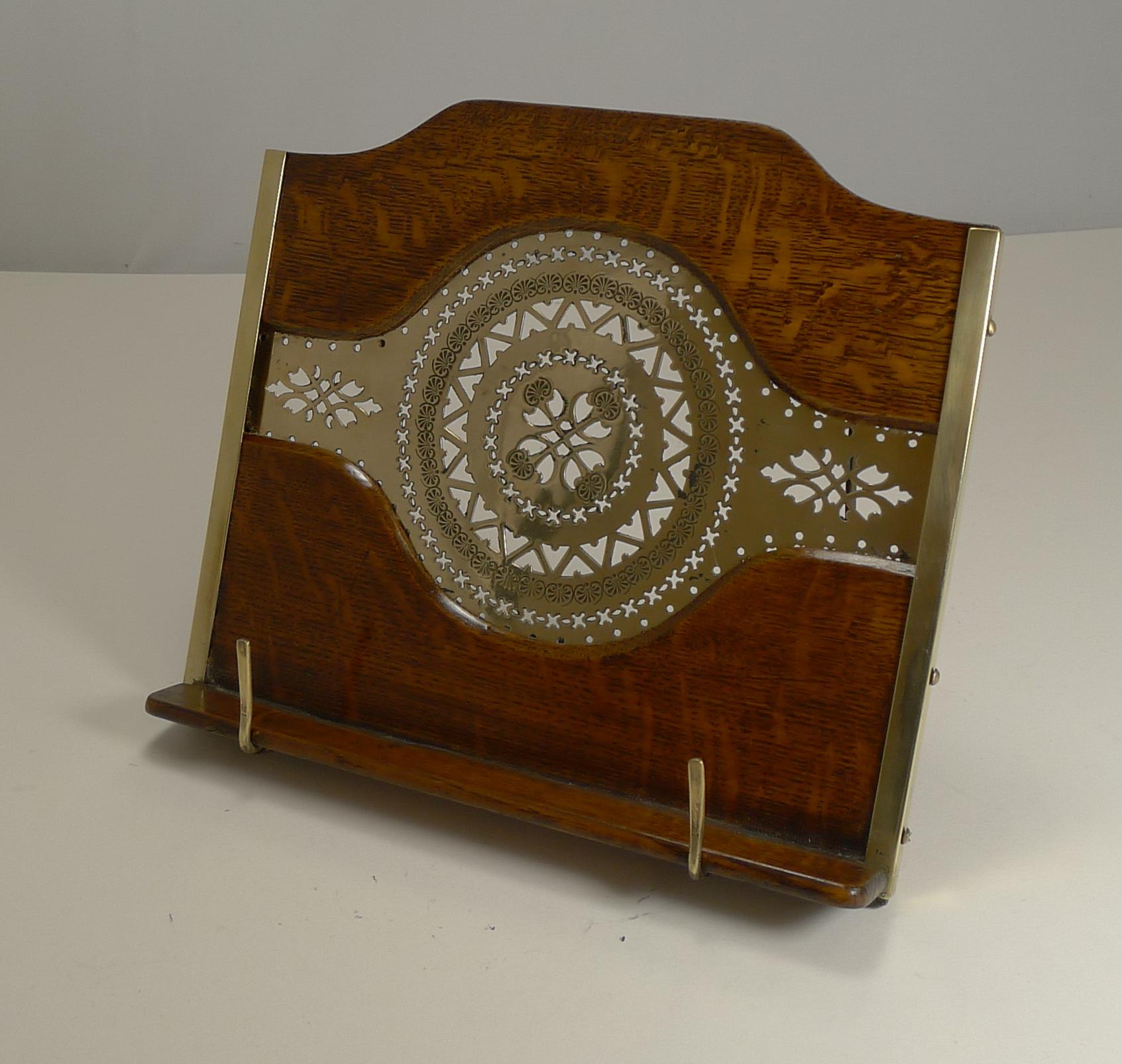 Late 19th Century Antique English Oak and Brass Lectern / Book Rest, circa 1890