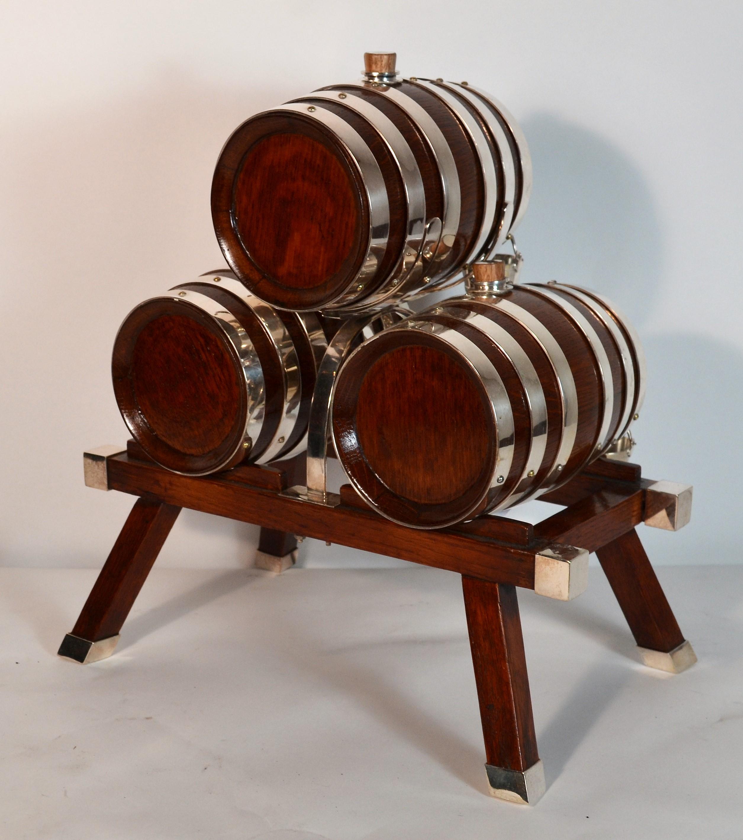 Antique English Oak and Silver Plate Whiskey Barrels In Good Condition In New Orleans, LA
