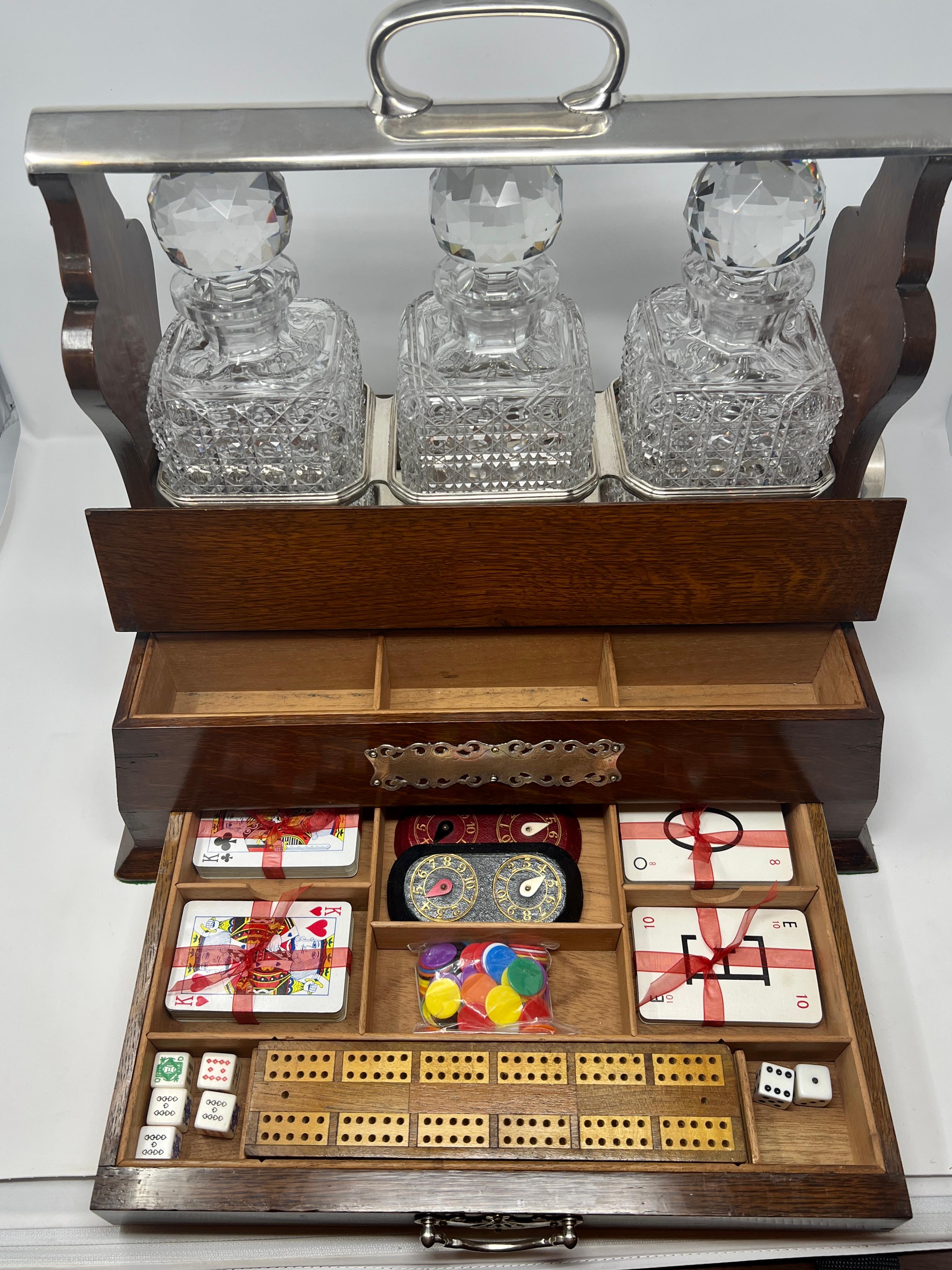 Antique English Oak and Silver-Plated 3 Bottle Games Box Tantalus, Circa 1860. In Good Condition In New Orleans, LA