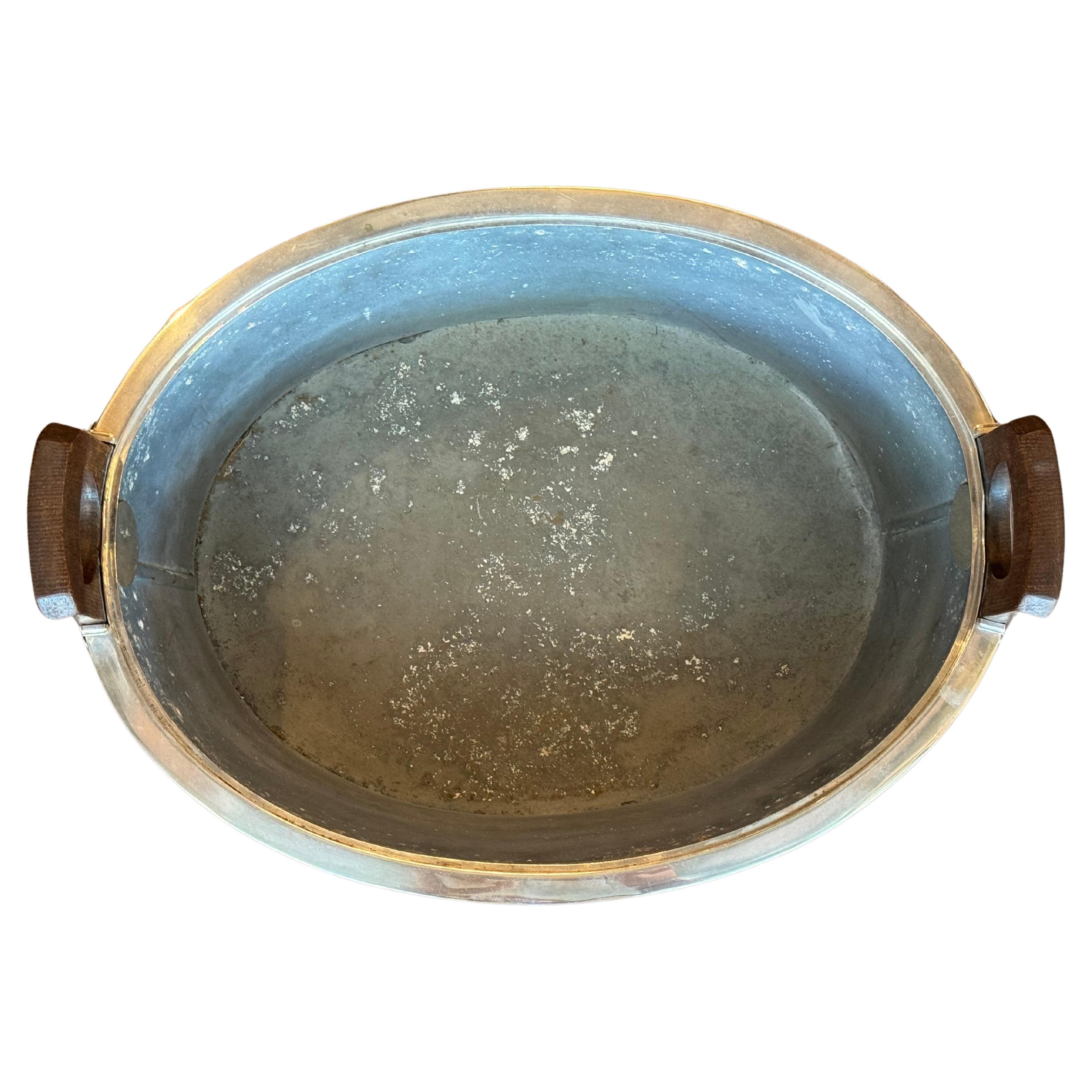 Antiguo enfriador de vino inglés de roble y chapado en plata, circa 1900 Chapado en venta