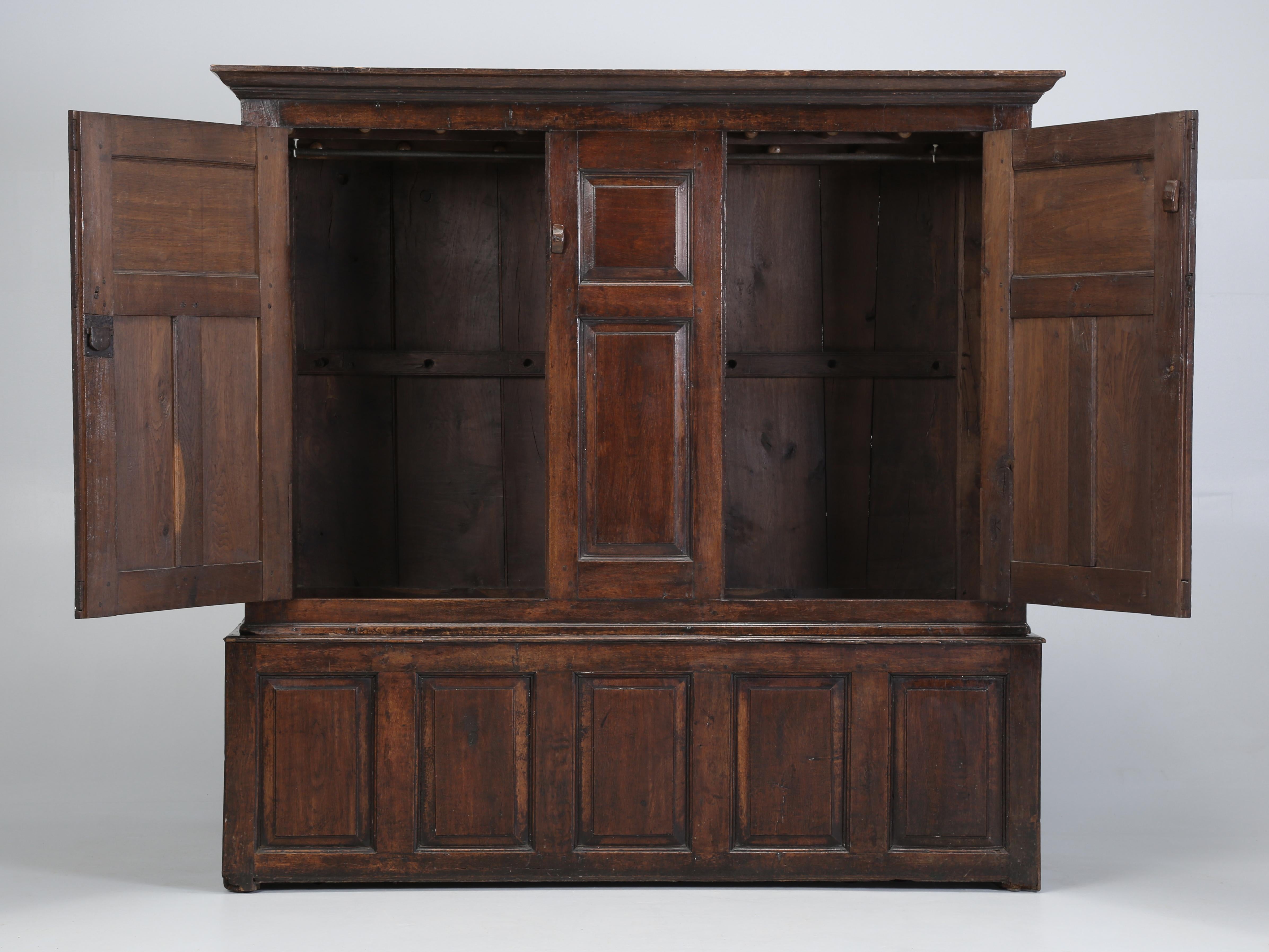 Antique English Oak Baker's Cupboard or Back Hall Coat Closet c1700-40 Original  For Sale 7
