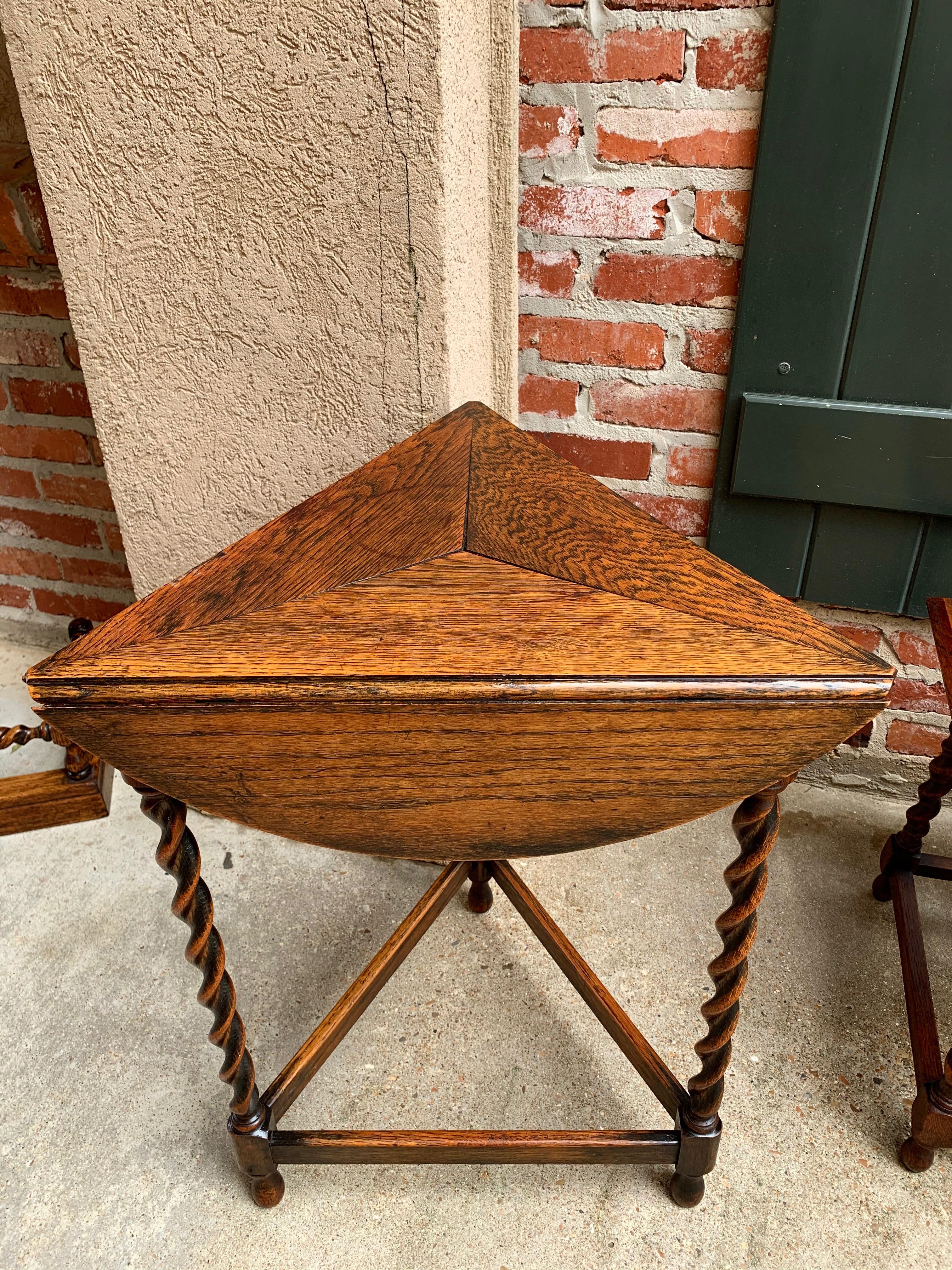 Antique English Oak Barley Twist Envelope Handkerchief Drop Leaf Corner Table 3