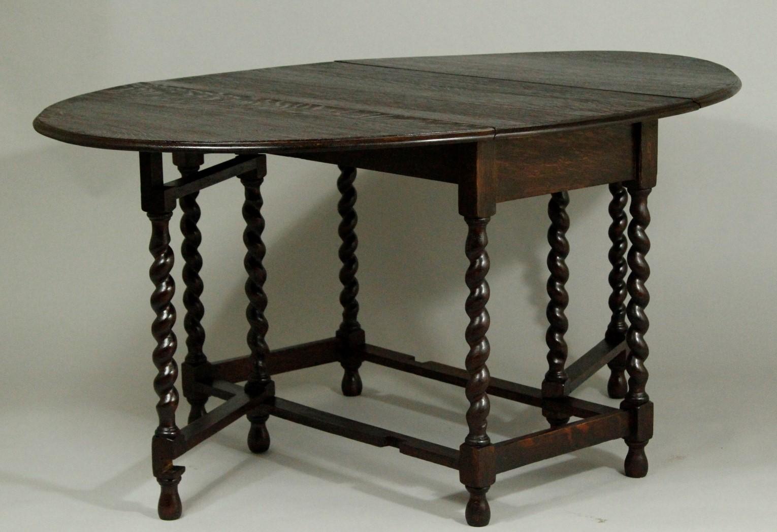 Late Victorian Antique English Oak Barley Twist Gateleg and Drop Leaf Side Table, 1920s For Sale