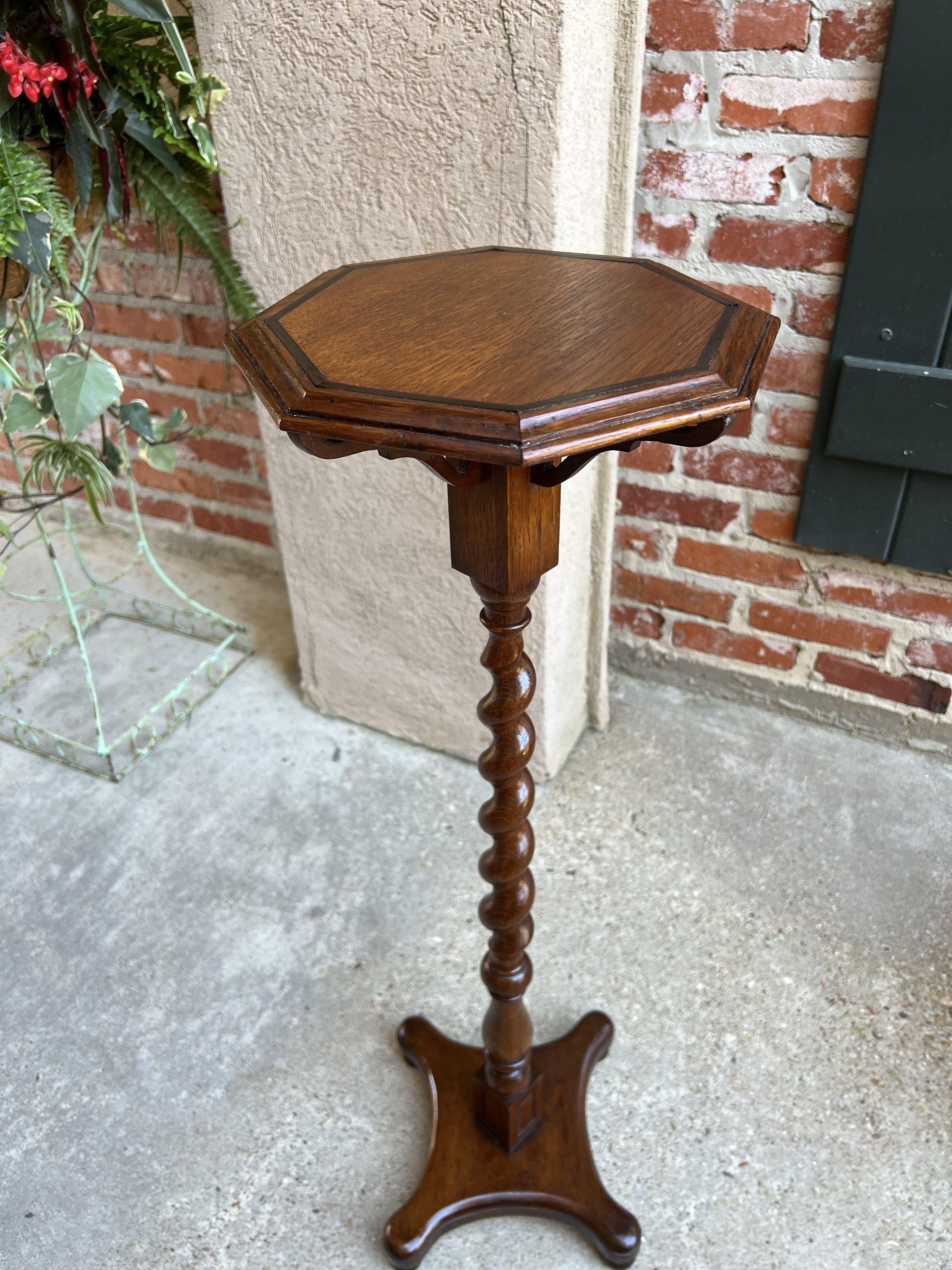 Antique English Oak Barley Twist Pedestal Plant Bronze Display Stand Table In Good Condition In Shreveport, LA