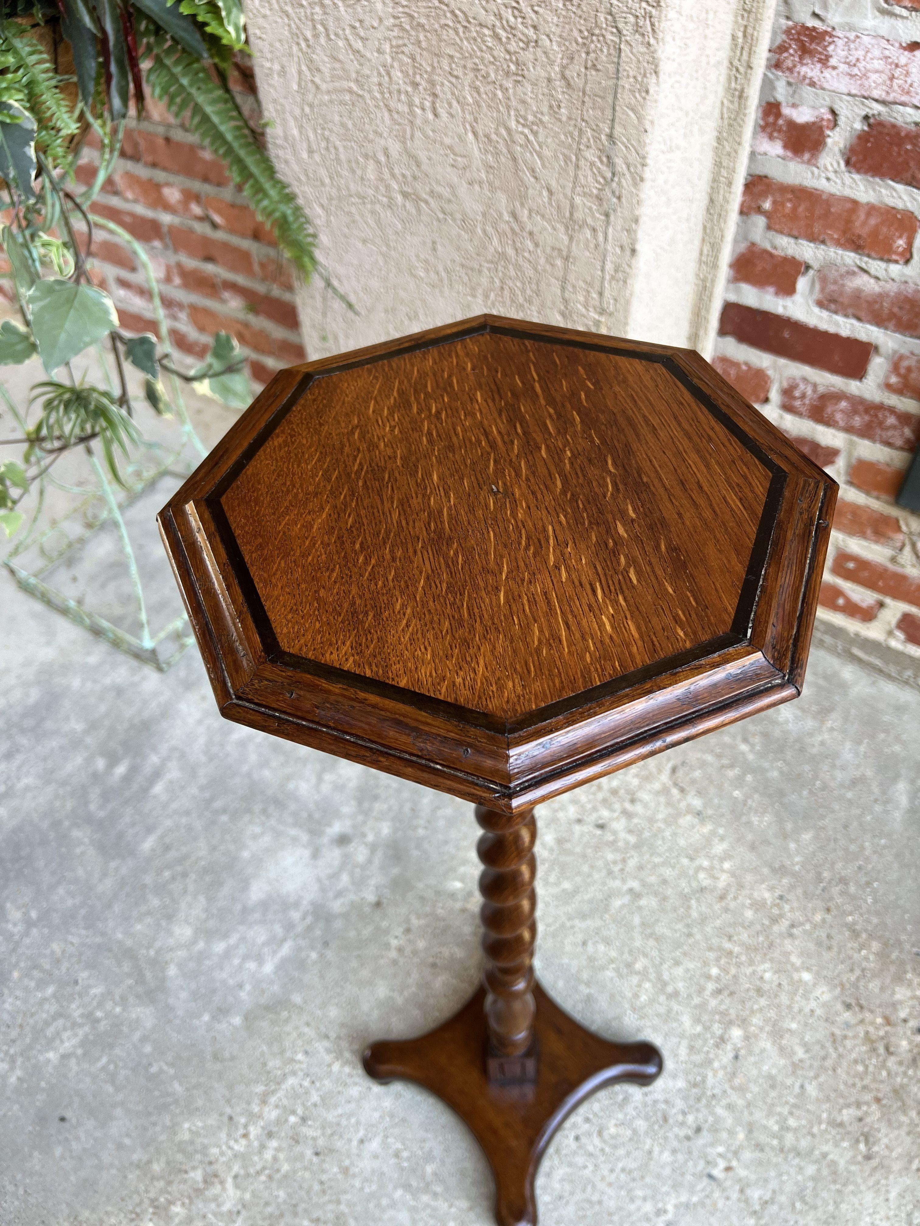 Mid-20th Century Antique English Oak Barley Twist Pedestal Plant Bronze Display Stand Table