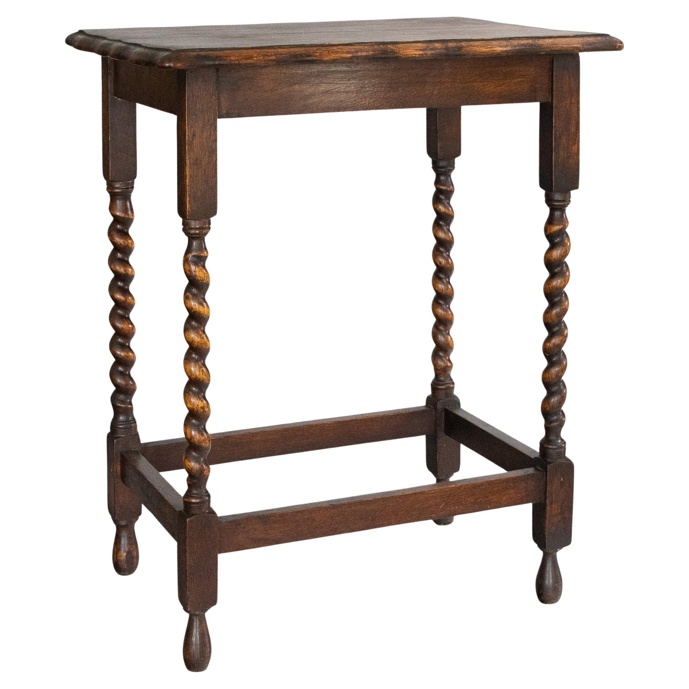 Antique English Oak Barley Twist Scalloped Side Table, circa 1910
