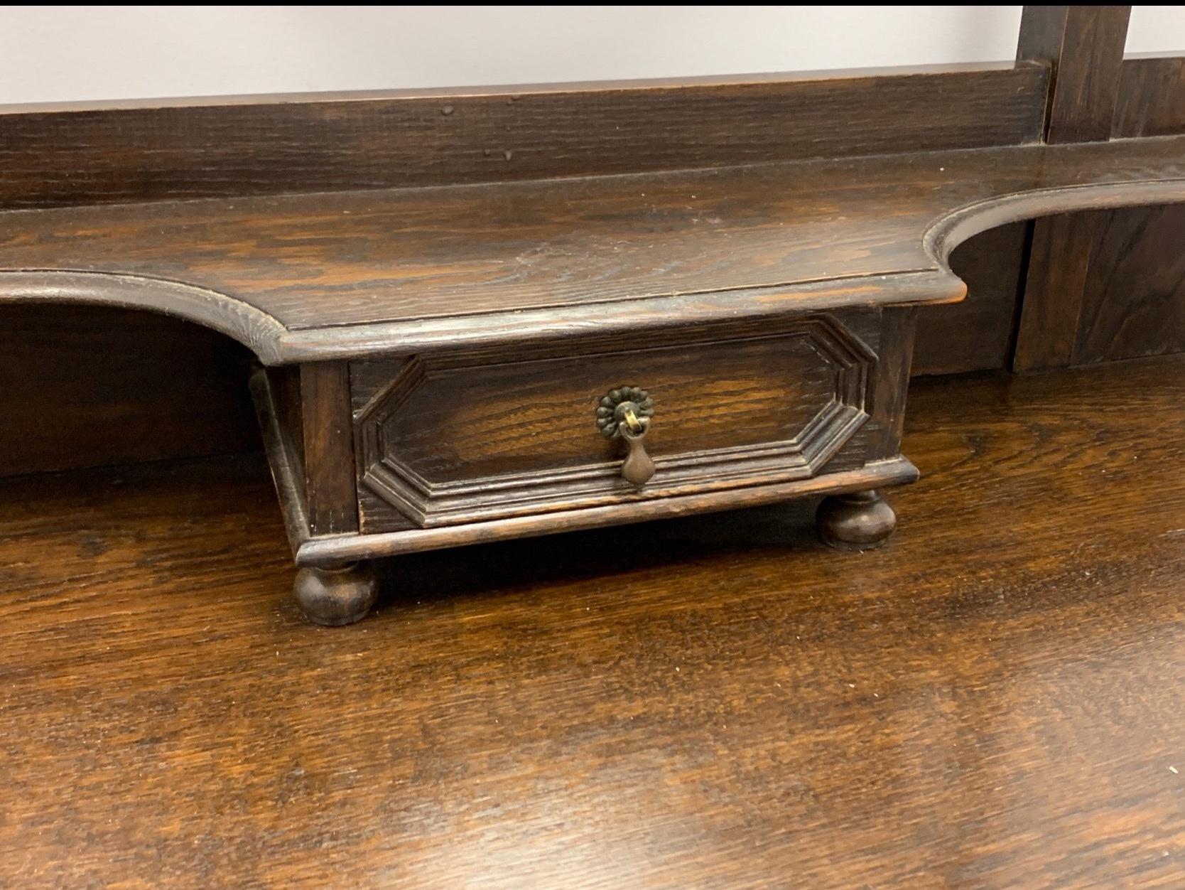 Jacobéen Antique coiffeuse / commode / coffre / évier à sec anglais Barley Twist en vente