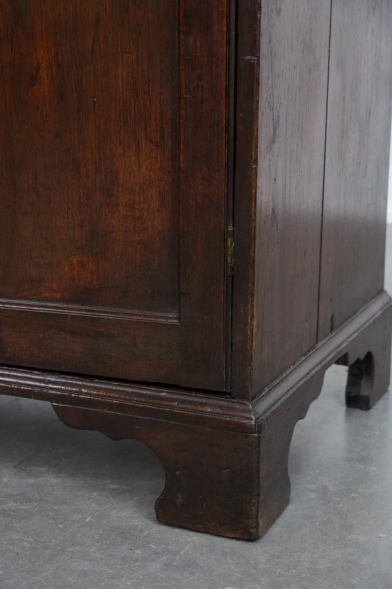 Antique English oak cabinet / chest of drawers from the early 19th century in vendita 3