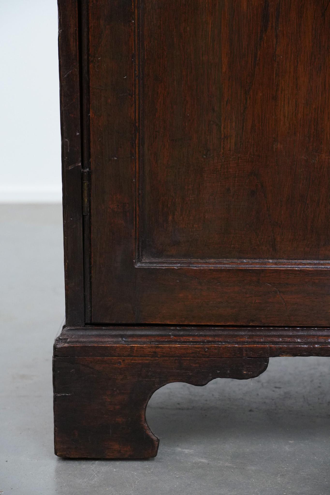 Antique English oak cabinet / chest of drawers from the early 19th century in vendita 7