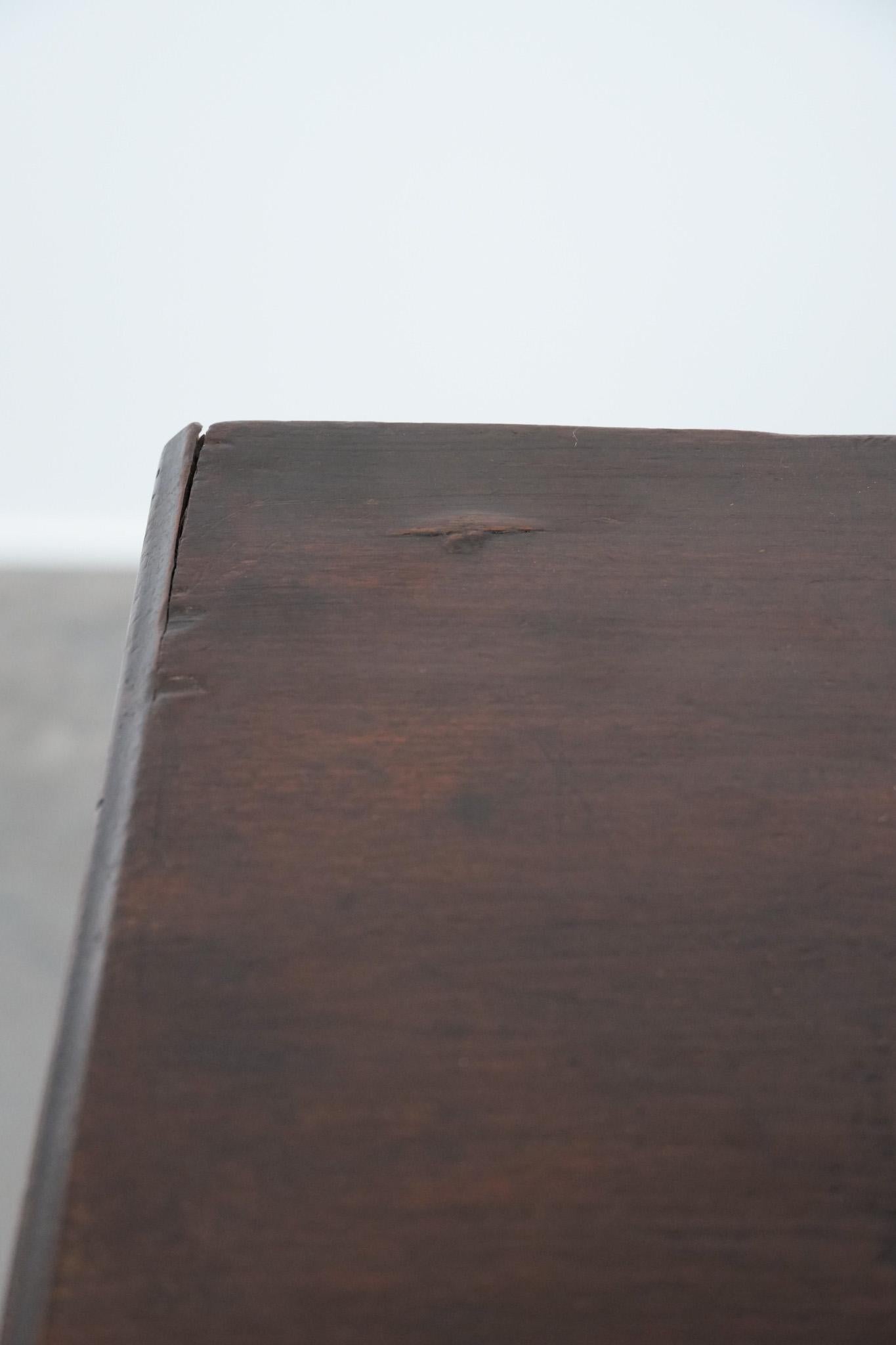 Antique English oak cabinet / chest of drawers from the early 19th century in vendita 9