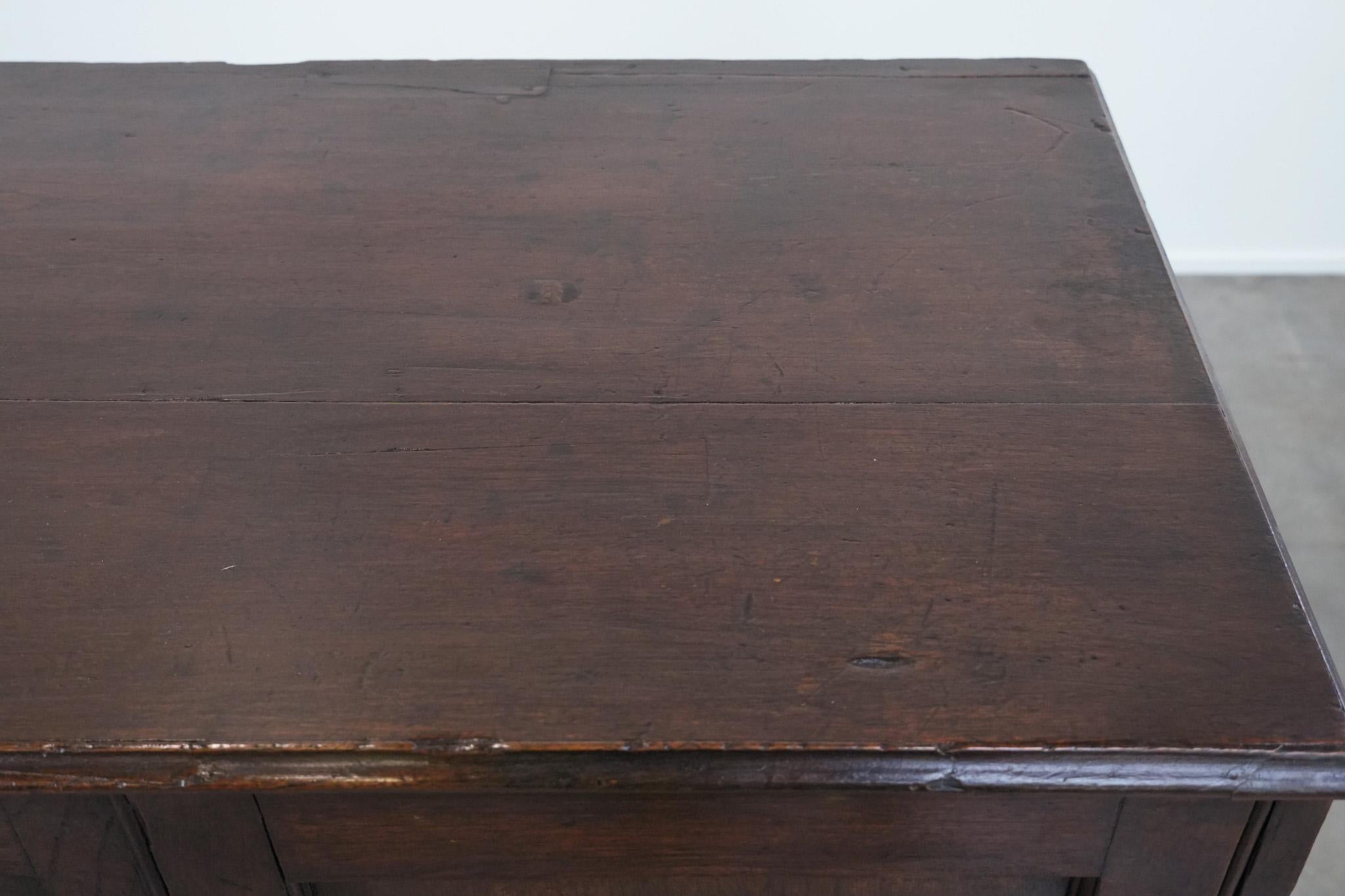 Antique English oak cabinet / chest of drawers from the early 19th century in vendita 1