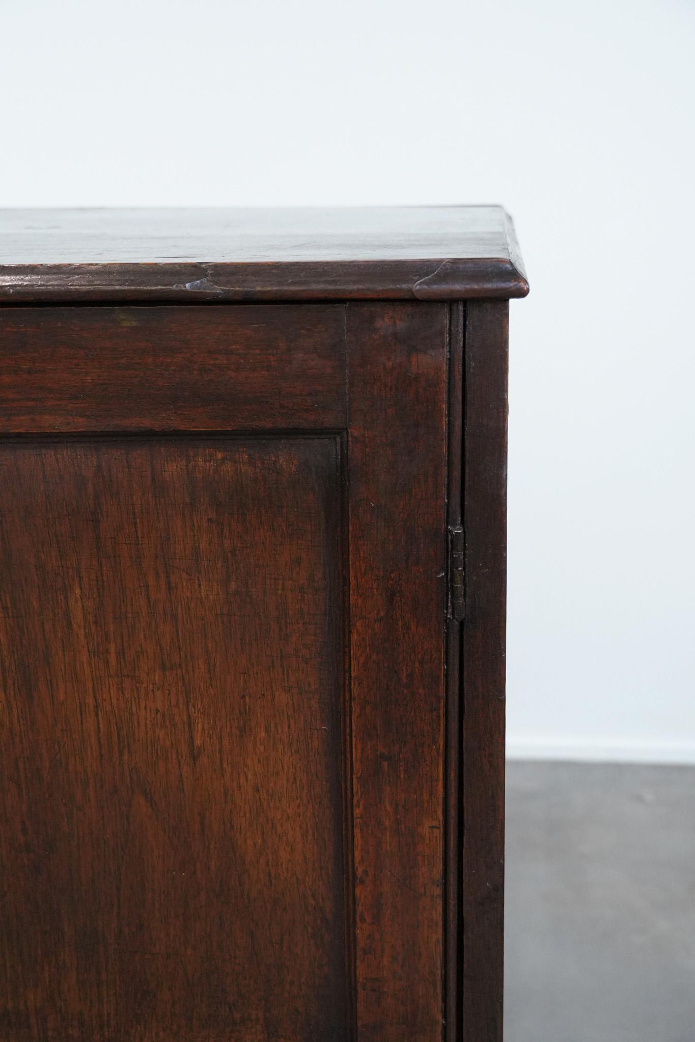 Antique English oak cabinet / chest of drawers from the early 19th century in vendita 2
