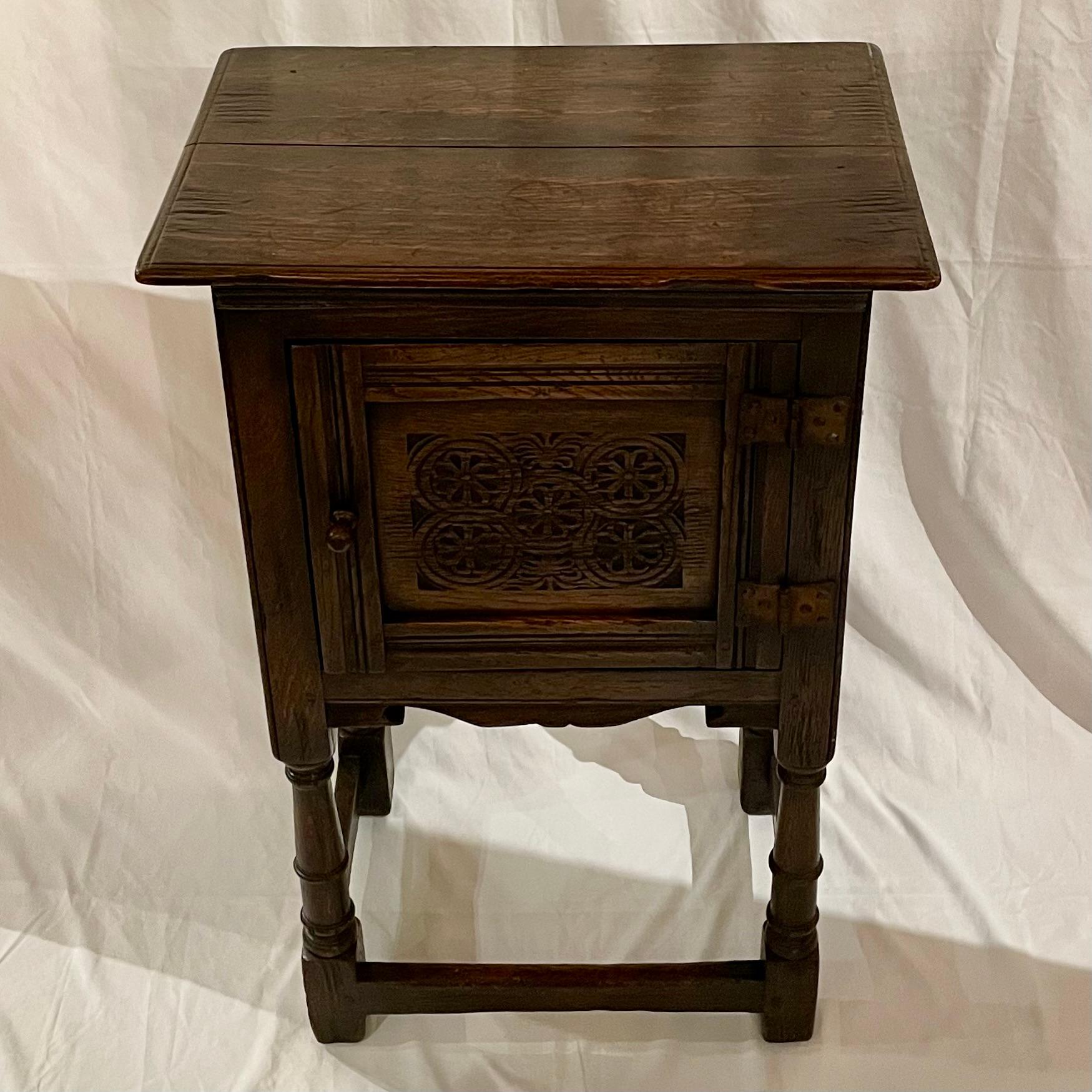 Antico mobile inglese in Oak, 1890-1900 circa. In condizioni buone in vendita a New Orleans, LA