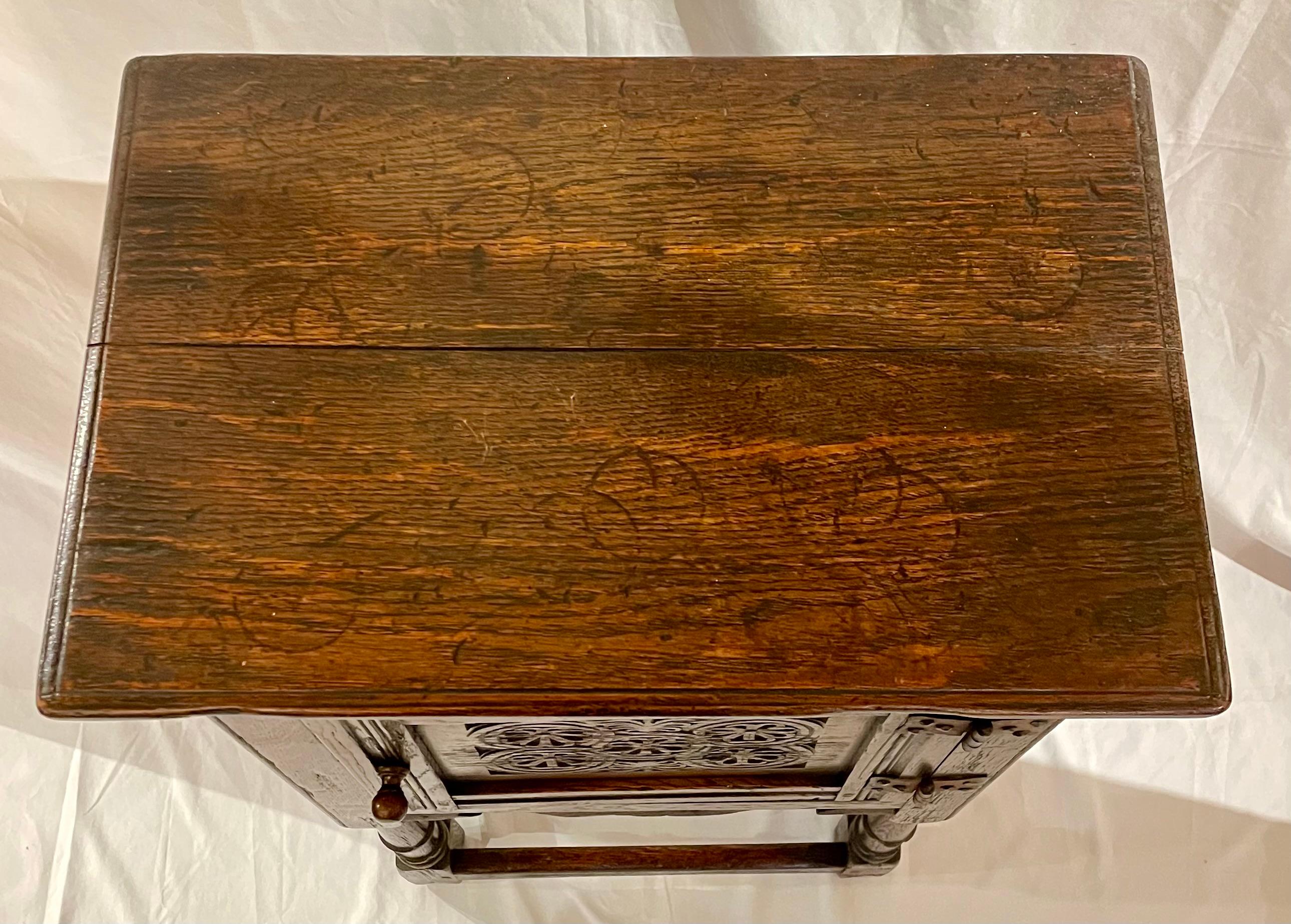 XIX secolo Antico mobile inglese in Oak, 1890-1900 circa. in vendita