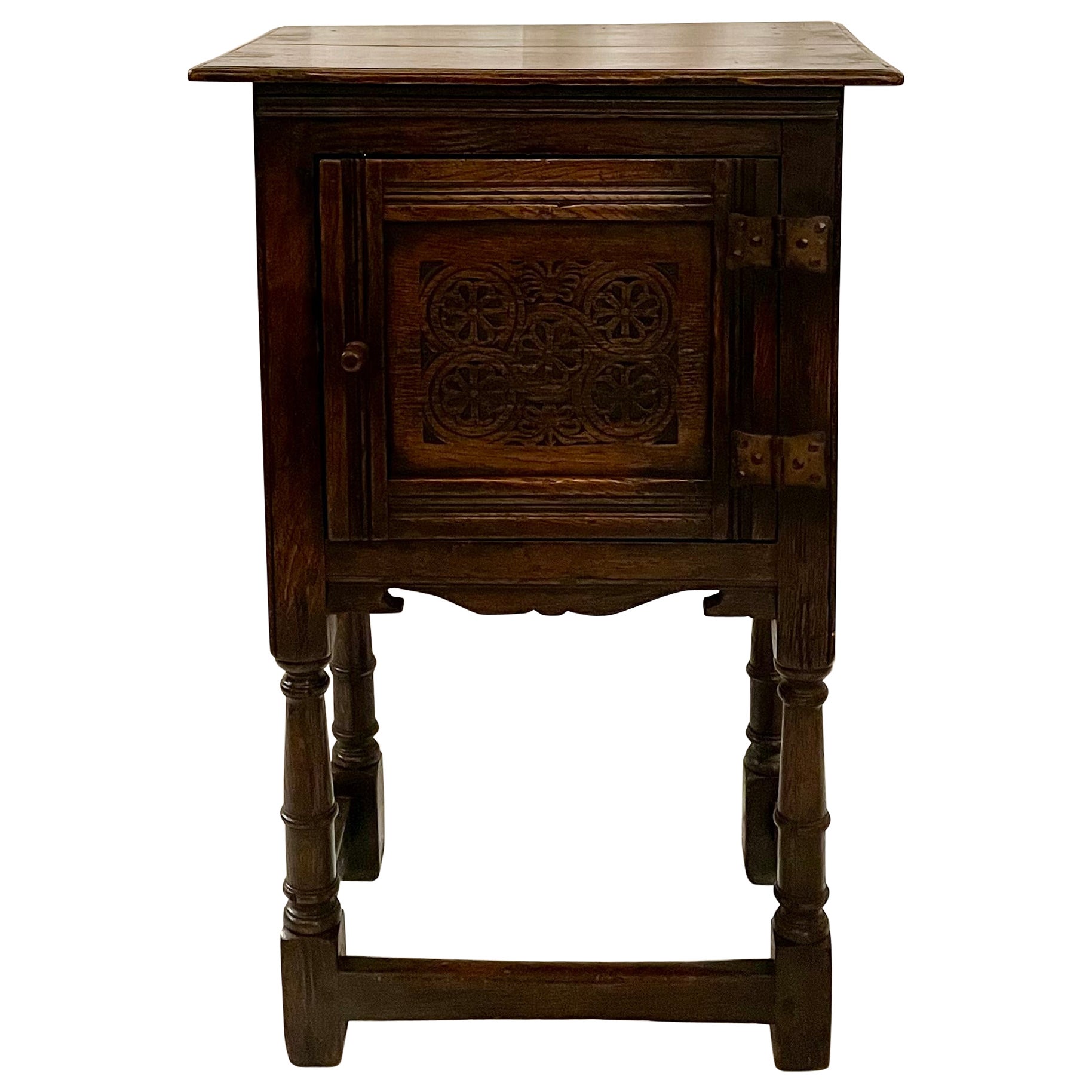 Antico mobile inglese in Oak, 1890-1900 circa.