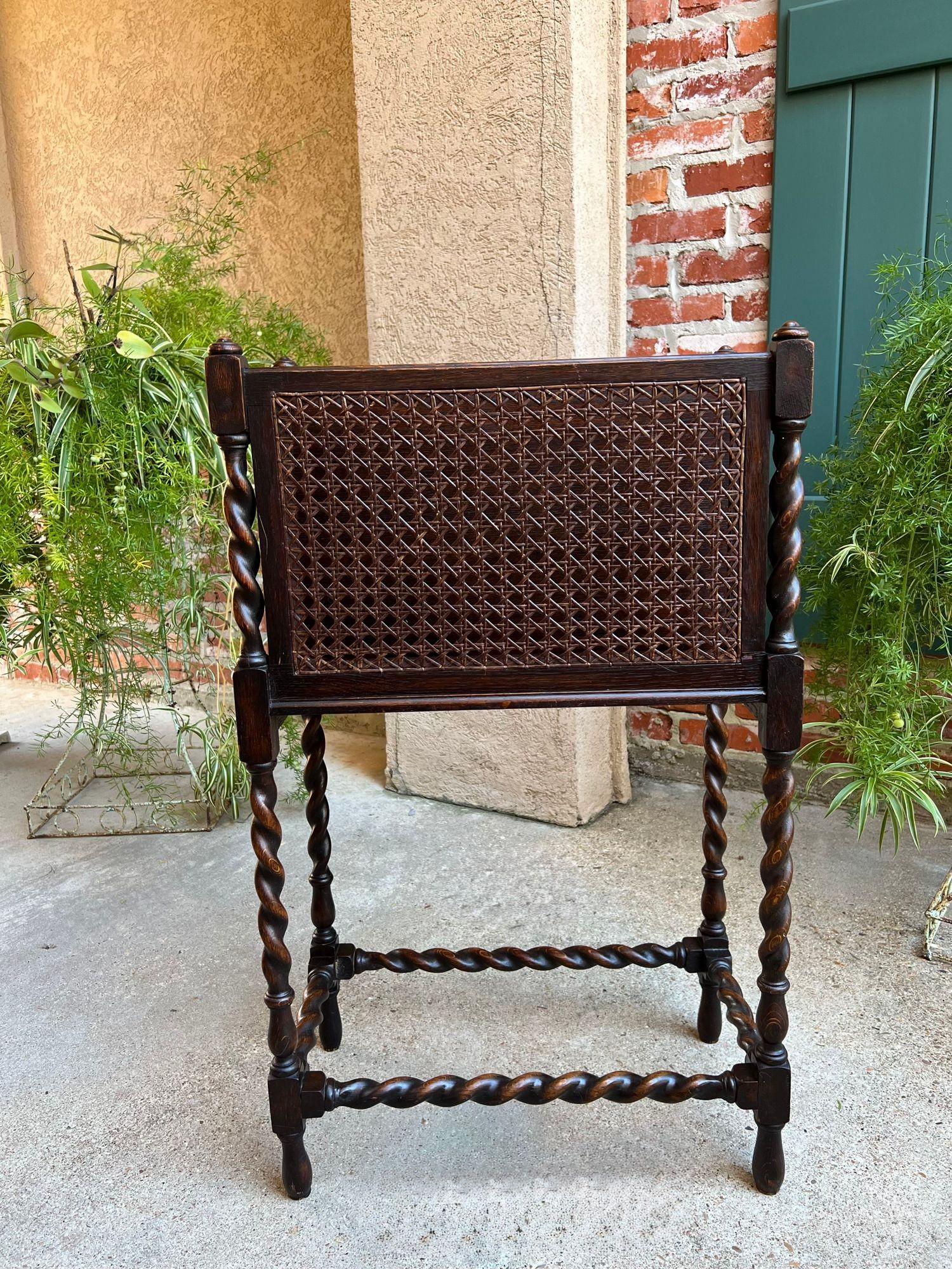 Antico leggio inglese in Oak Canterbury BARLEY TWIST c1890 in vendita 6