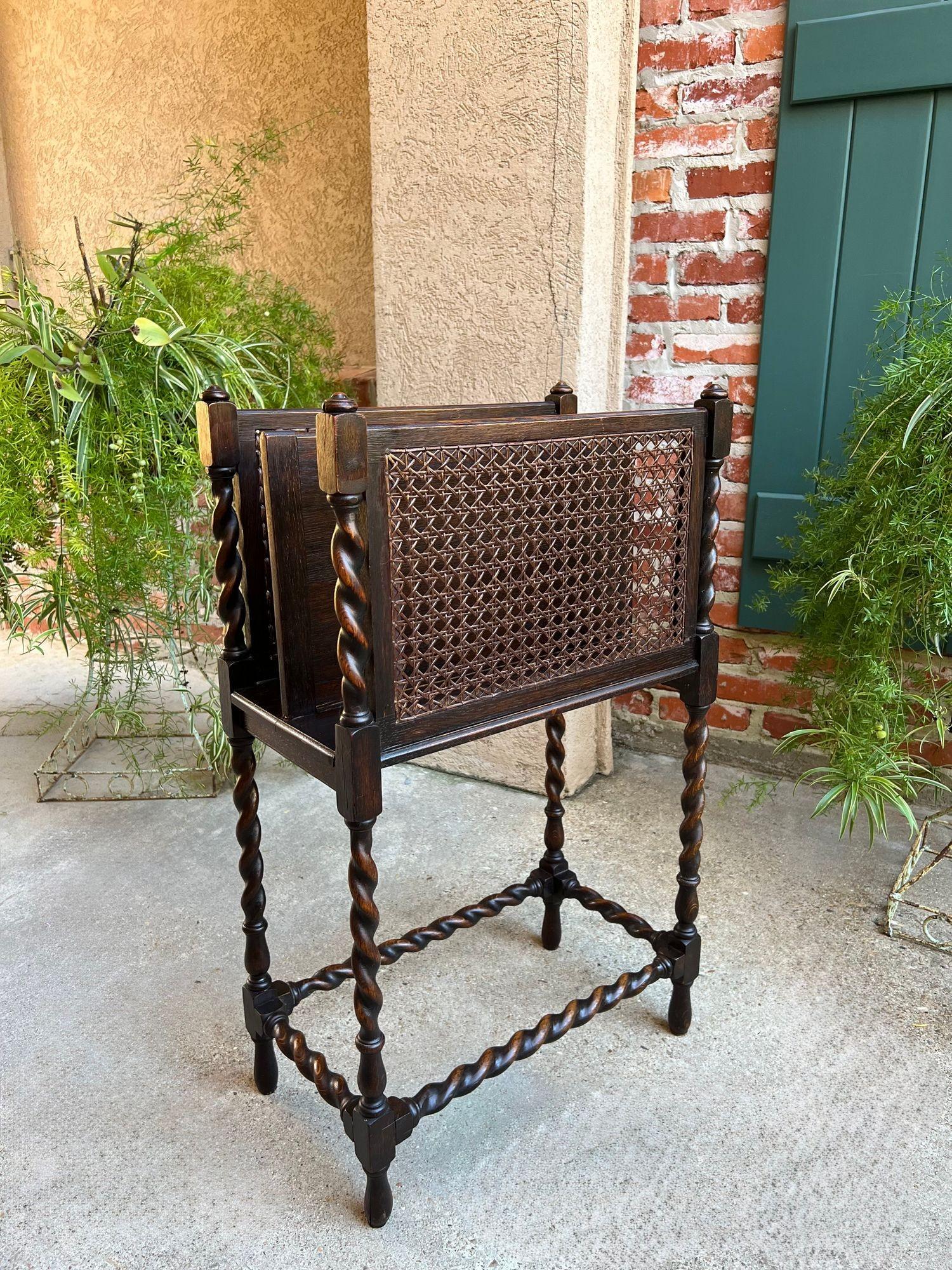 Antico leggio inglese in Oak Canterbury BARLEY TWIST c1890 in vendita 7