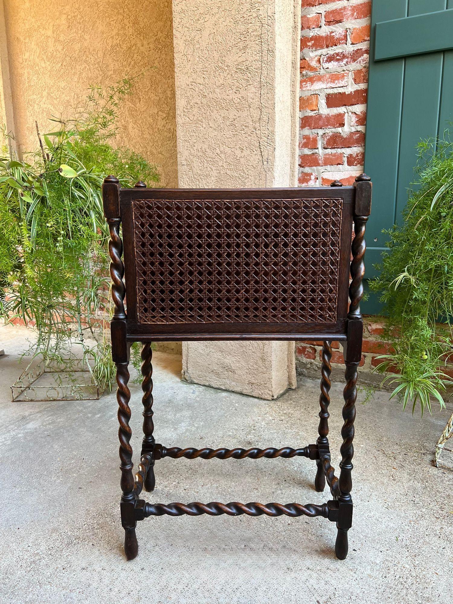 Antico leggio inglese in Oak Canterbury BARLEY TWIST c1890 in vendita 9