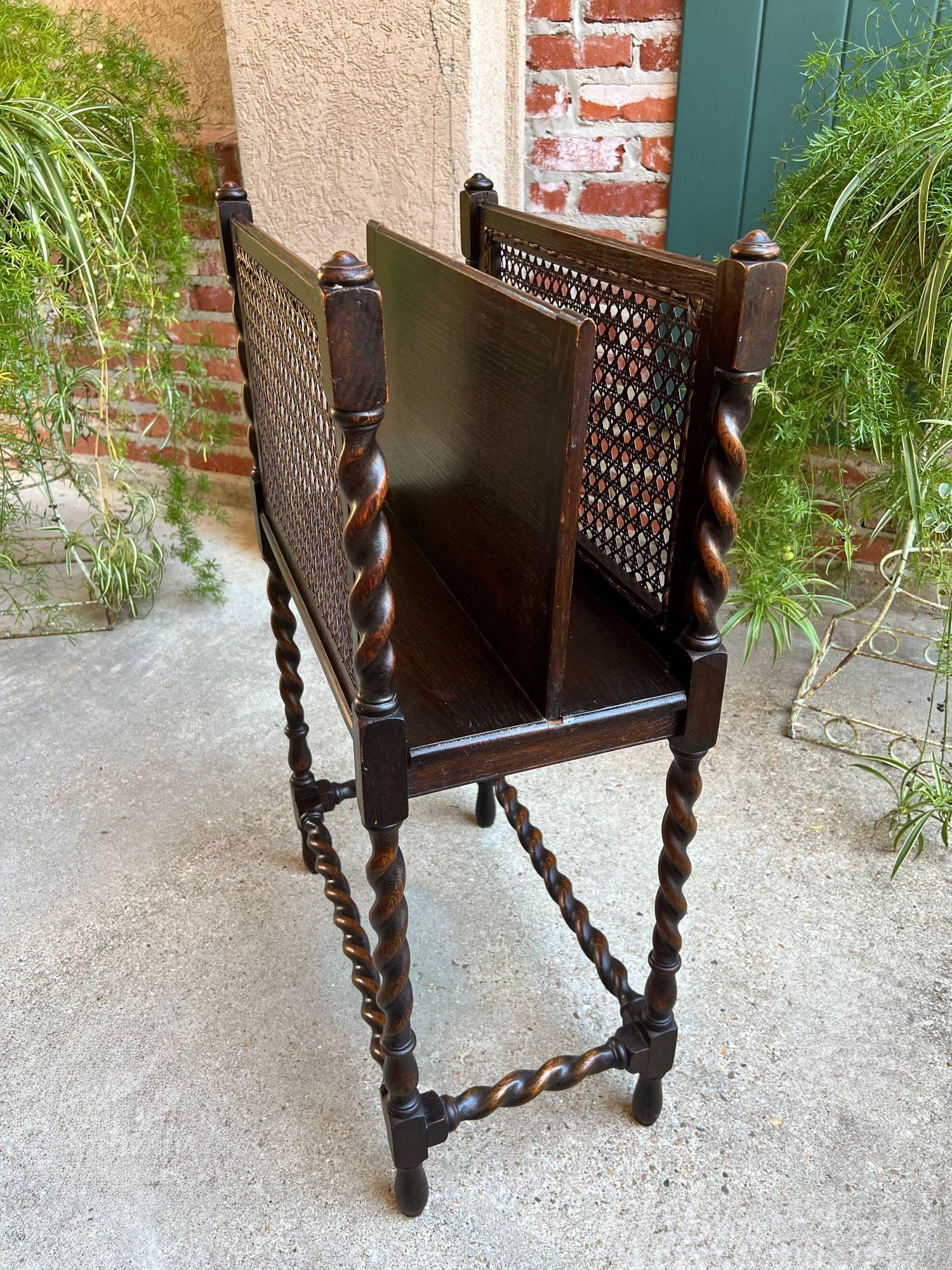 Antico leggio inglese in Oak Canterbury BARLEY TWIST c1890 in vendita 1