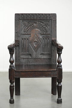 Antique English oak chair / wainscot chair from the 17th century