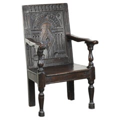 Antique English oak chair / wainscot chair from the 17th century