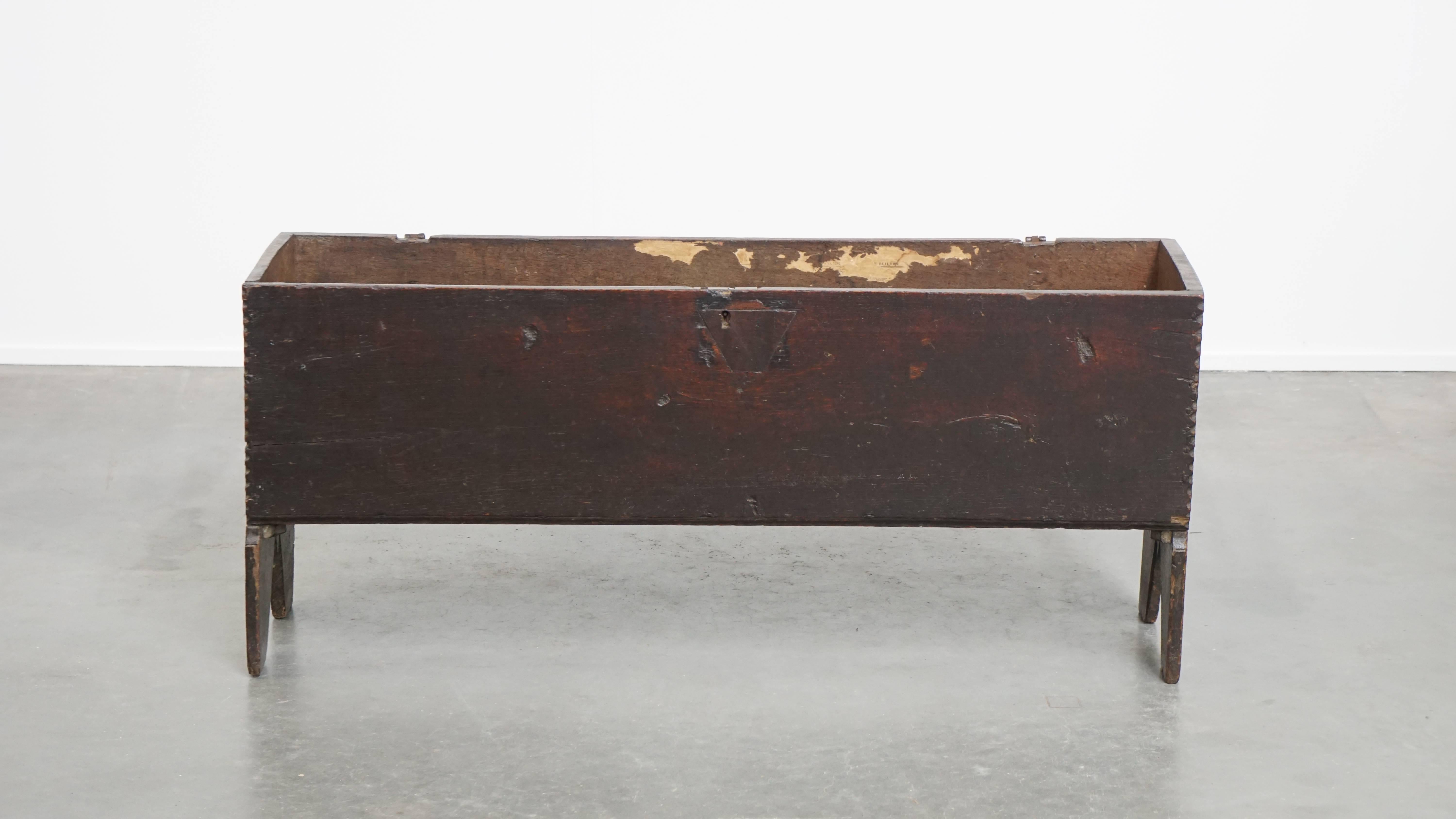 Classical Roman Antique English oak chest from the 17th century For Sale